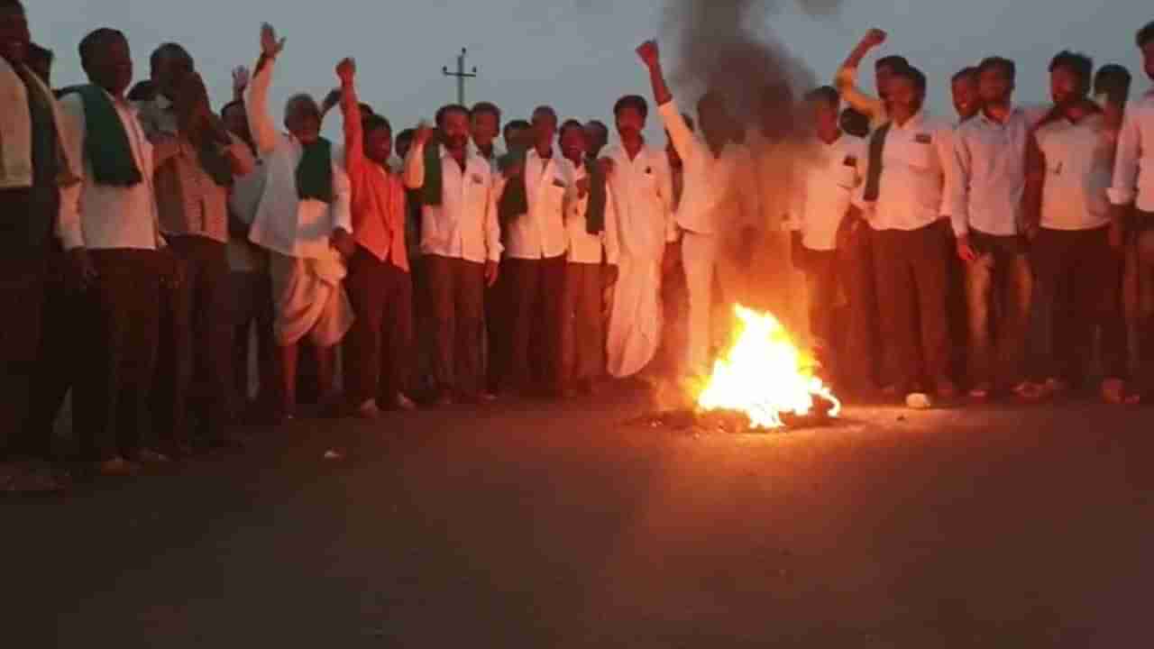 ಬಗೆಹರಿಯದ ಕಬ್ಬು ಬೆಳೆಗಾರರ ಸಮಸ್ಯೆ: ಮುಧೋಳ ಬಂದ್​ ಮುಂದುವರಿಕೆ, ನ.19ರ ವರೆಗೆ 144 ನಿಷೇಧಾಜ್ಞೆ ಜಾರಿ