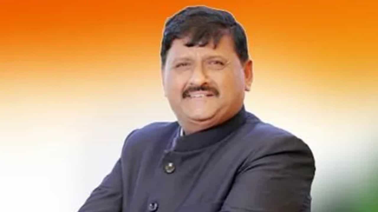 Gujarat Poll 2022: ನದಿಗೆ ಹಾರಿ ಜನರ ಜೀವ ಉಳಿಸಿದ ಮಾಜಿ ಶಾಸಕನಿಗೆ ಟಿಕೆಟ್ ನೀಡಿದ ಬಿಜೆಪಿ Gujarat Poll 2022: ನದಿಗೆ ಹಾರಿ ಜನರ ಜೀವ ಉಳಿಸಿದ ಮಾಜಿ ಶಾಸಕನಿಗೆ ಟಿಕೆಟ್ ನೀಡಿದ ಬಿಜೆಪಿ