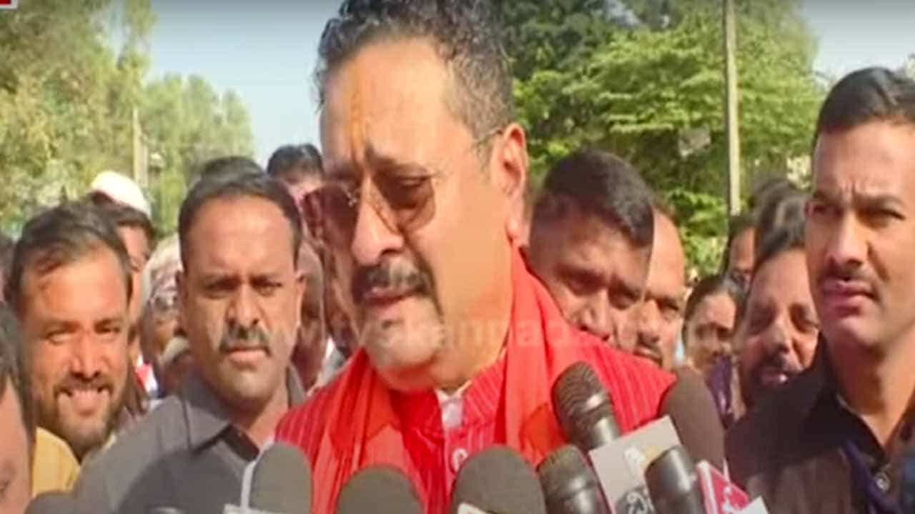 ಸಾರ್ವಜಿನಿಕವಾಗಿ ತಮ್ಮ ಘನತೆಗೆ ತಕ್ಕುದಲ್ಲದ ಭಾಷೆ ಬಳಸಿದ ಬೆಜೆಪಿ ಶಾಸಕ ಬಸನಗೌಡ ಪಾಟೀಲ್ ಯತ್ನಾಳ್! ಸಾರ್ವಜಿನಿಕವಾಗಿ ತಮ್ಮ ಘನತೆಗೆ ತಕ್ಕುದಲ್ಲದ ಭಾಷೆ ಬಳಸಿದ ಬೆಜೆಪಿ ಶಾಸಕ ಬಸನಗೌಡ ಪಾಟೀಲ್ ಯತ್ನಾಳ್!