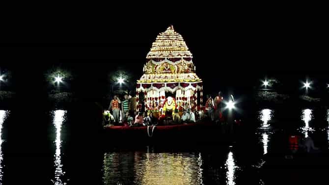 Basavanagudi Nandi Teppotsava: 10 ವರ್ಷದ ಬಳಿಕ ಬಸವನಗುಡಿಯಲ್ಲಿ ನಂದಿ ತೆಪ್ಪೋತ್ಸವ, ಭಕ್ತಿಯಲ್ಲಿ ಮಿಂದೆದ್ದ ಜನ