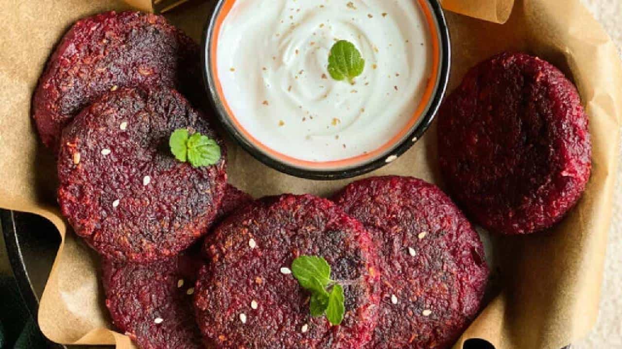 Beetroot Kebab: ಸಸ್ಯಹಾರಿಗಳಿಗಾಗಿ ಇಲ್ಲಿದೆ ಬೀಟ್ರೂಟ್ ಕಬಾಬ್ Beetroot Kebab: ಸಸ್ಯಹಾರಿಗಳಿಗಾಗಿ ಇಲ್ಲಿದೆ ಬೀಟ್ರೂಟ್ ಕಬಾಬ್