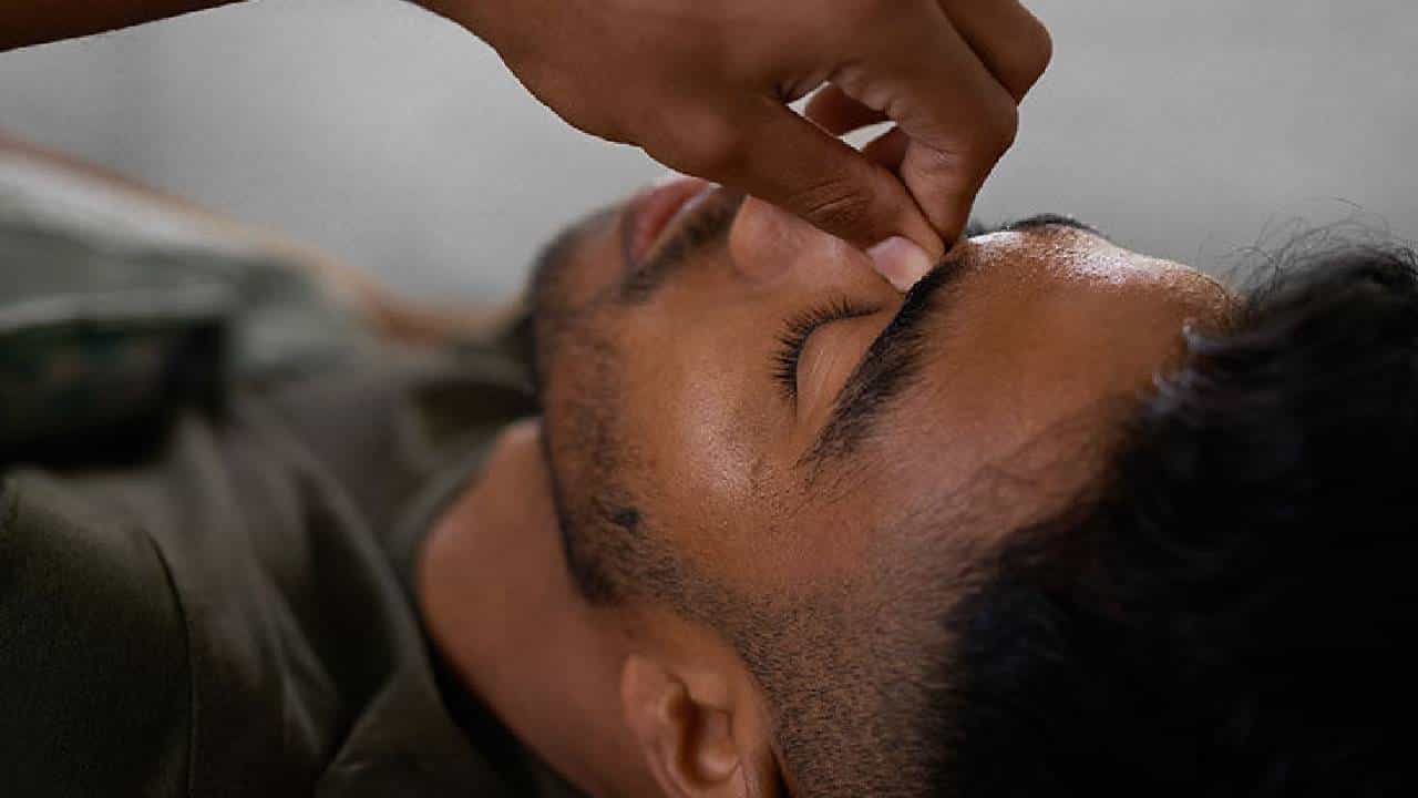 Health Tips: ನೀವು ಉಸಿರಾಟದ ಸಮಸ್ಯೆಯಿಂದ ಬಳಲುತ್ತಿದ್ದರೆ ಇಲ್ಲಿದೆ ಆಯುರ್ವೇದದ ಪರಿಹಾರಗಳು Health Tips: ನೀವು ಉಸಿರಾಟದ ಸಮಸ್ಯೆಯಿಂದ ಬಳಲುತ್ತಿದ್ದರೆ ಇಲ್ಲಿದೆ ಆಯುರ್ವೇದದ ಪರಿಹಾರಗಳು