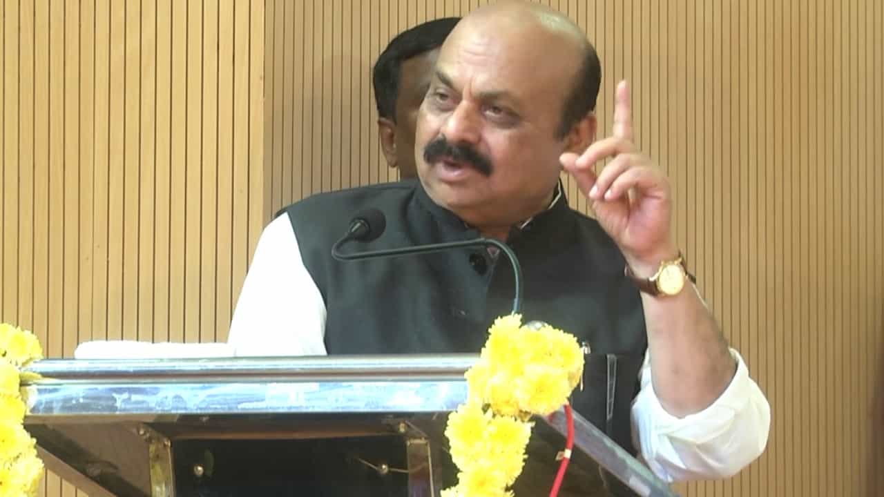 ಎಂಇಎಸ್ ಪುಂಡಾಟ ಇದೇ ಮೊದಲಲ್ಲ; ಅವರನ್ನು ಯಾವ ರೀತಿ ಹದ್ದುಬಸ್ತಿನಲ್ಲಿ ಇಡಬೇಕು ಎಂದು ಗೊತ್ತಿದೆ -ಸಿಎಂ ಬೊಮ್ಮಾಯಿ ಎಂಇಎಸ್ ಪುಂಡಾಟ ಇದೇ ಮೊದಲಲ್ಲ; ಅವರನ್ನು ಯಾವ ರೀತಿ ಹದ್ದುಬಸ್ತಿನಲ್ಲಿ ಇಡಬೇಕು ಎಂದು ಗೊತ್ತಿದೆ -ಸಿಎಂ ಬೊಮ್ಮಾಯಿ