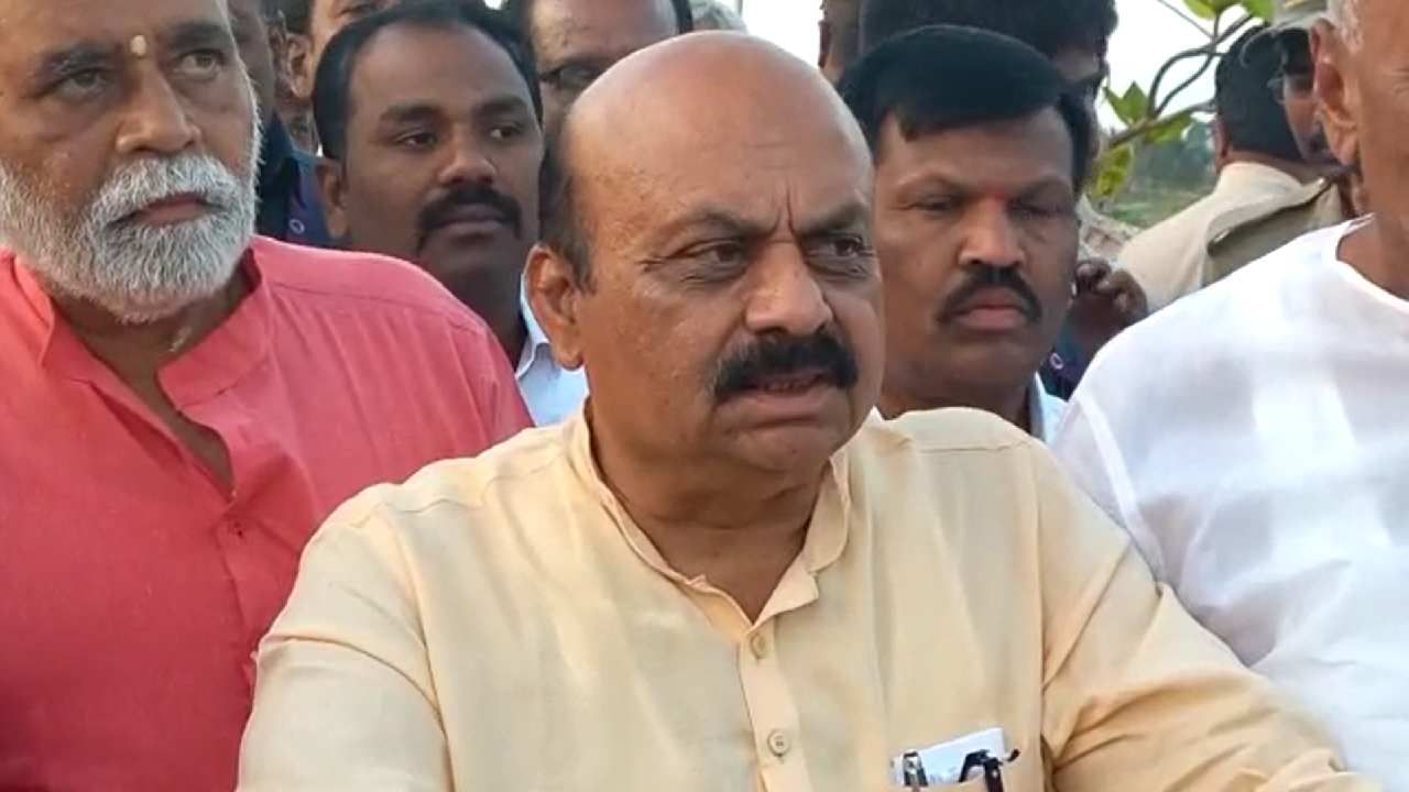 ಕಲಬುರ್ಗಿ: ಶಿಕ್ಷಣದಲ್ಲಿ ರಾಜಕಾರಣ ಬೇಡ; ವಿವೇಕ ಯೋಜನೆಗೆ ಚಾಲನೆ ಕೊಟ್ಟ ಸಿಎಂ ಬೊಮ್ಮಾಯಿ ಕಿವಿಮಾತು ಕಲಬುರ್ಗಿ: ಶಿಕ್ಷಣದಲ್ಲಿ ರಾಜಕಾರಣ ಬೇಡ; ವಿವೇಕ ಯೋಜನೆಗೆ ಚಾಲನೆ ಕೊಟ್ಟ ಸಿಎಂ ಬೊಮ್ಮಾಯಿ ಕಿವಿಮಾತು