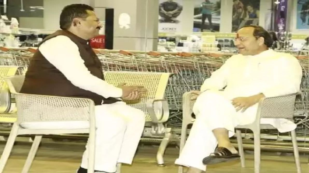 ಯತ್ನಾಳ್-ಅರುಣ್ ಸಿಂಗ್ ರಹಸ್ಯ ಮಾತು: BSY ಮೇಲೆ ಇನ್ನಷ್ಟು ದಾಳಿಯ ಸಂಚು ರೂಪಿಸುವುದೇ? ಕಾಂಗ್ರೆಸ್ ಪ್ರಶ್ನೆ ಯತ್ನಾಳ್-ಅರುಣ್ ಸಿಂಗ್ ರಹಸ್ಯ ಮಾತು: BSY ಮೇಲೆ ಇನ್ನಷ್ಟು ದಾಳಿಯ ಸಂಚು ರೂಪಿಸುವುದೇ? ಕಾಂಗ್ರೆಸ್ ಪ್ರಶ್ನೆ