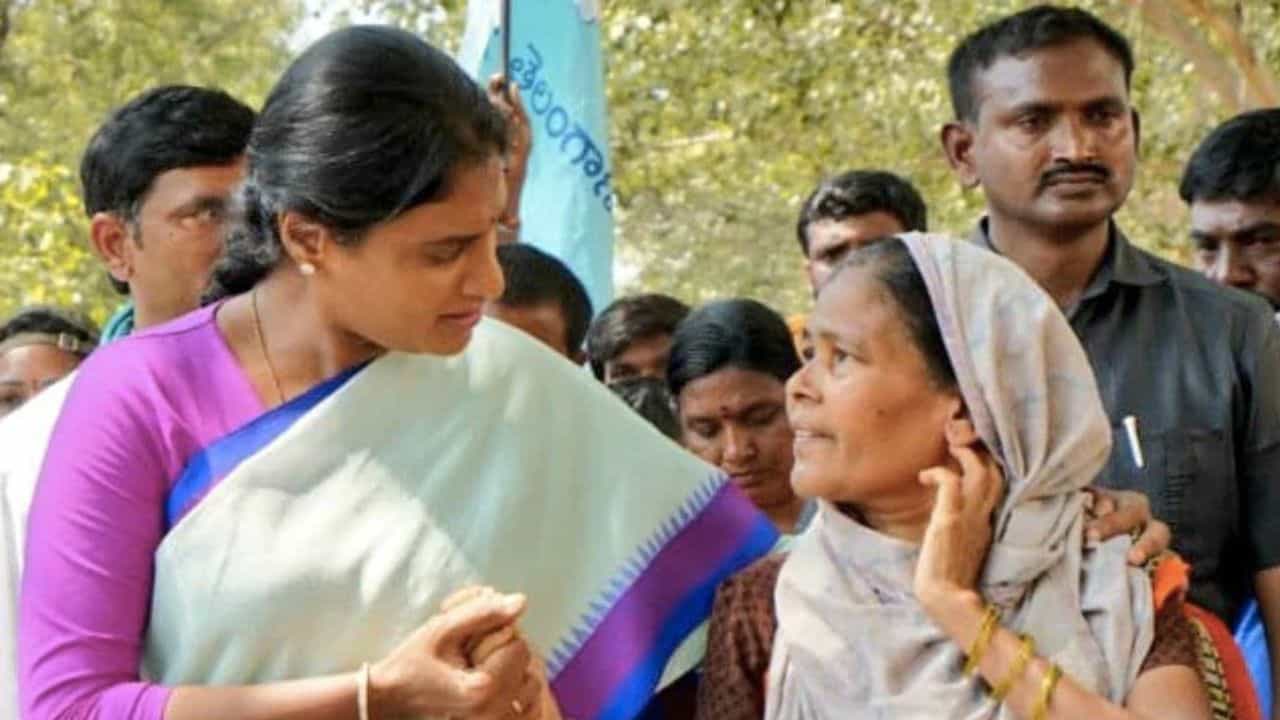 Andhra Pradesh: ವೈಎಸ್ ಶರ್ಮಿಳಾ ಬೆಂಬಲಿಗರು ಮತ್ತು ಕೆಸಿಆರ್ ಕಾರ್ಯಕರ್ತರ ನಡುವೆ ಘರ್ಷಣೆ