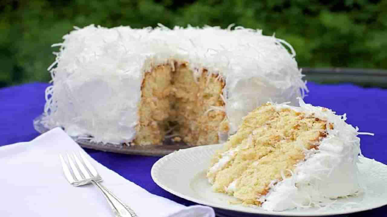 Coconut Cake: ವಿಶೇಷ ದಿನದಂದು ಮನೆಯಲ್ಲಿಯೇ ಸುಲಭವಾಗಿ ತೆಂಗಿನ ಕಾಯಿಯ ಕೇಕ್ ತಯಾರಿಸಿ