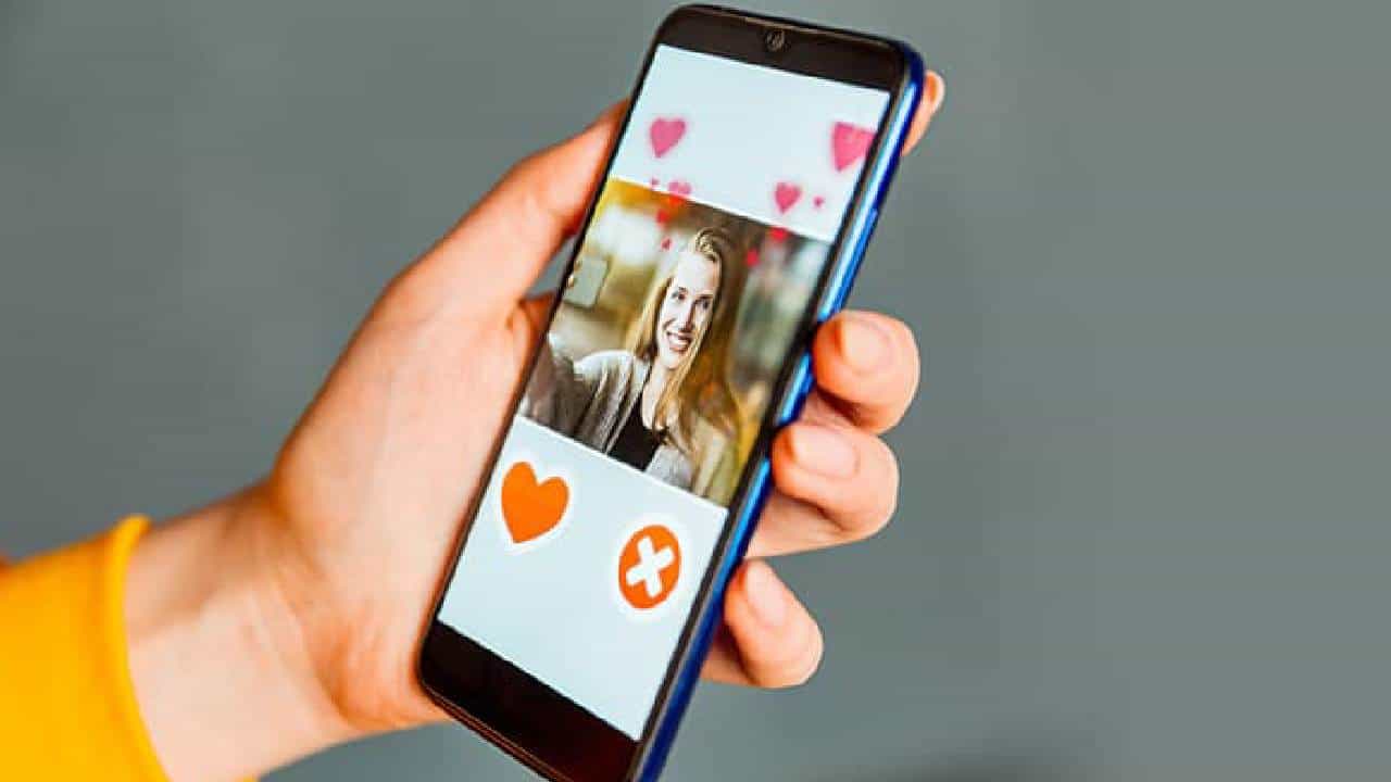 Dating Apps: ಸಂಗಾತಿಯ ಹುಡುಕಾಟದಲ್ಲಿದ್ದೀರಾ? ನಿಮಗಾಗಿ ಇಲ್ಲಿದೆ ಪ್ರಮುಖ ಡೇಟಿಂಗ್ ಆ್ಯಪ್ಗಳ ಮಾಹಿತಿ Dating Apps: ಸಂಗಾತಿಯ ಹುಡುಕಾಟದಲ್ಲಿದ್ದೀರಾ? ನಿಮಗಾಗಿ ಇಲ್ಲಿದೆ ಪ್ರಮುಖ ಡೇಟಿಂಗ್ ಆ್ಯಪ್ಗಳ ಮಾಹಿತಿ