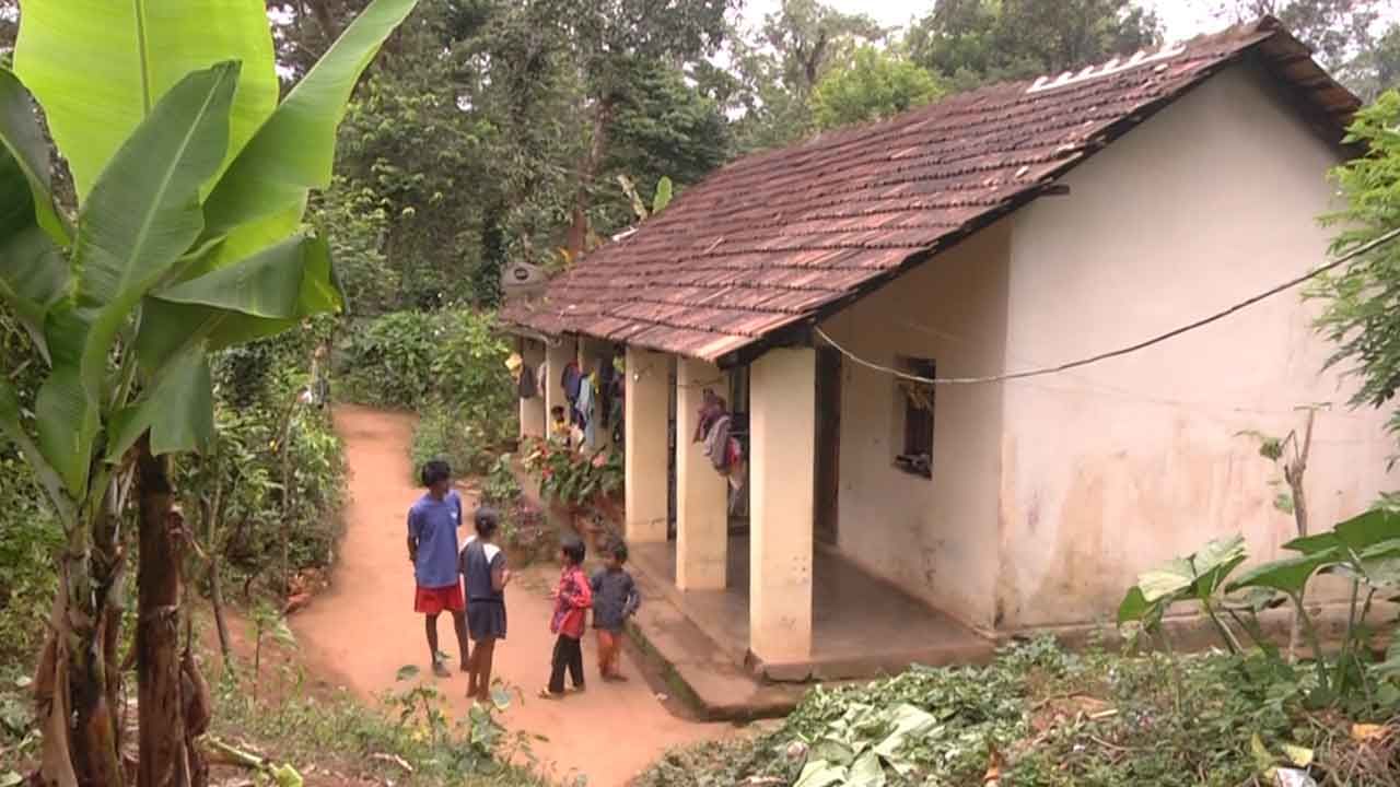 ಮಡಿಕೇರಿ: ಕೊಡಗು ಜಿಲ್ಲೆಯಲ್ಲೀಗ ಆನೆ ಕಾರಿಡಾರ್ ವಿವಾದ, ರೈತರನ್ನು ಕಾಡುತ್ತಿದೆ ಹಲವು ಆತಂಕ ಮಡಿಕೇರಿ: ಕೊಡಗು ಜಿಲ್ಲೆಯಲ್ಲೀಗ ಆನೆ ಕಾರಿಡಾರ್ ವಿವಾದ, ರೈತರನ್ನು ಕಾಡುತ್ತಿದೆ ಹಲವು ಆತಂಕ