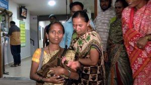 Video: ಮರದ ಡಬ್ಬಿಯಲ್ಲಿ ಅಳುತ್ತಿದ್ದ ಹಸುಗೂಸಿನ ಜೀವ ಉಳಿಸಿದ ಗದಗ ಪೊಲೀಸರು, ಶಹಬ್ಬಾಸ್ ಎಂದ ಜನ 