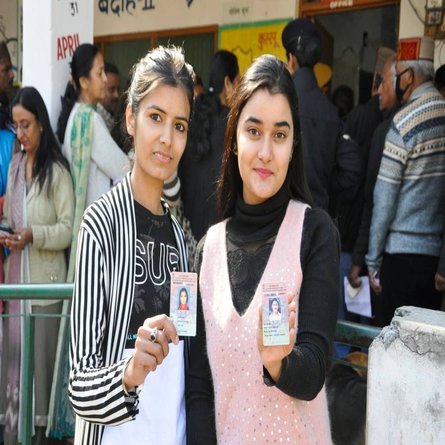 Himachal Pradesh Assembly Elections 2022 Updates voter turnout record Jai Ram Thakur and BJP president JP Nadda votes with family