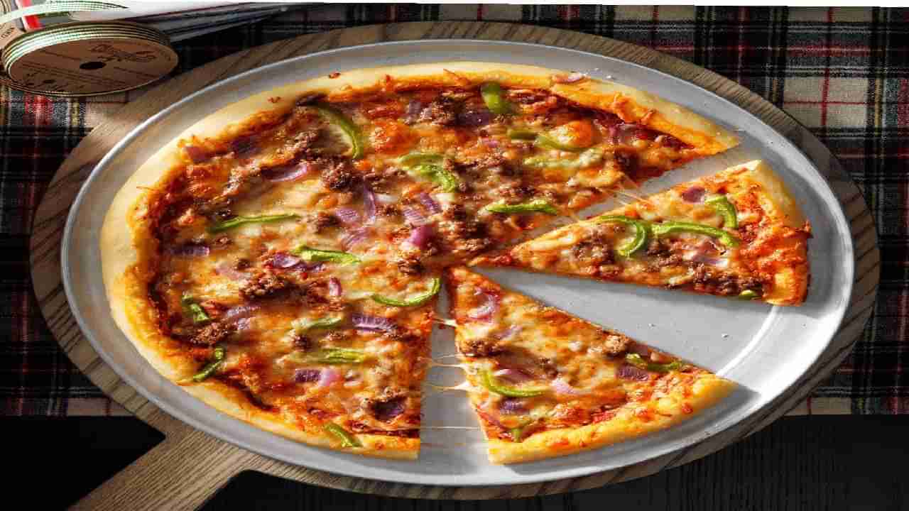 Pizza Recipe: ಪಿಜ್ಜಾದಲ್ಲಿನ ಕ್ಯಾಲೋರಿಗಳ ಬಗ್ಗೆ ಚಿಂತೆಯೇ? ಈ ಆರೋಗ್ಯಕರ ಪಿಜ್ಜಾ ರೆಸಿಪಿ ಪ್ರಯತ್ನಿಸಿ