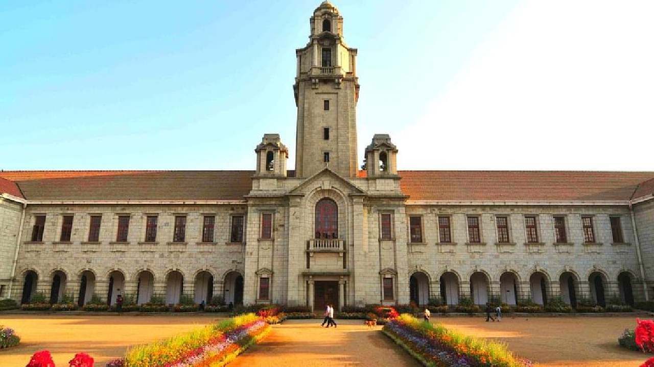 Bangalore University: ಭಾರತದ ಟಾಪ್ 7 ವಿಶ್ವವಿದ್ಯಾಲಯಗಳಲ್ಲಿ ಬೆಂಗಳೂರಿನ ಯುನಿವರ್ಸಿಟಿಗೂ ಸ್ಥಾನ Bangalore University: ಭಾರತದ ಟಾಪ್ 7 ವಿಶ್ವವಿದ್ಯಾಲಯಗಳಲ್ಲಿ ಬೆಂಗಳೂರಿನ ಯುನಿವರ್ಸಿಟಿಗೂ ಸ್ಥಾನ