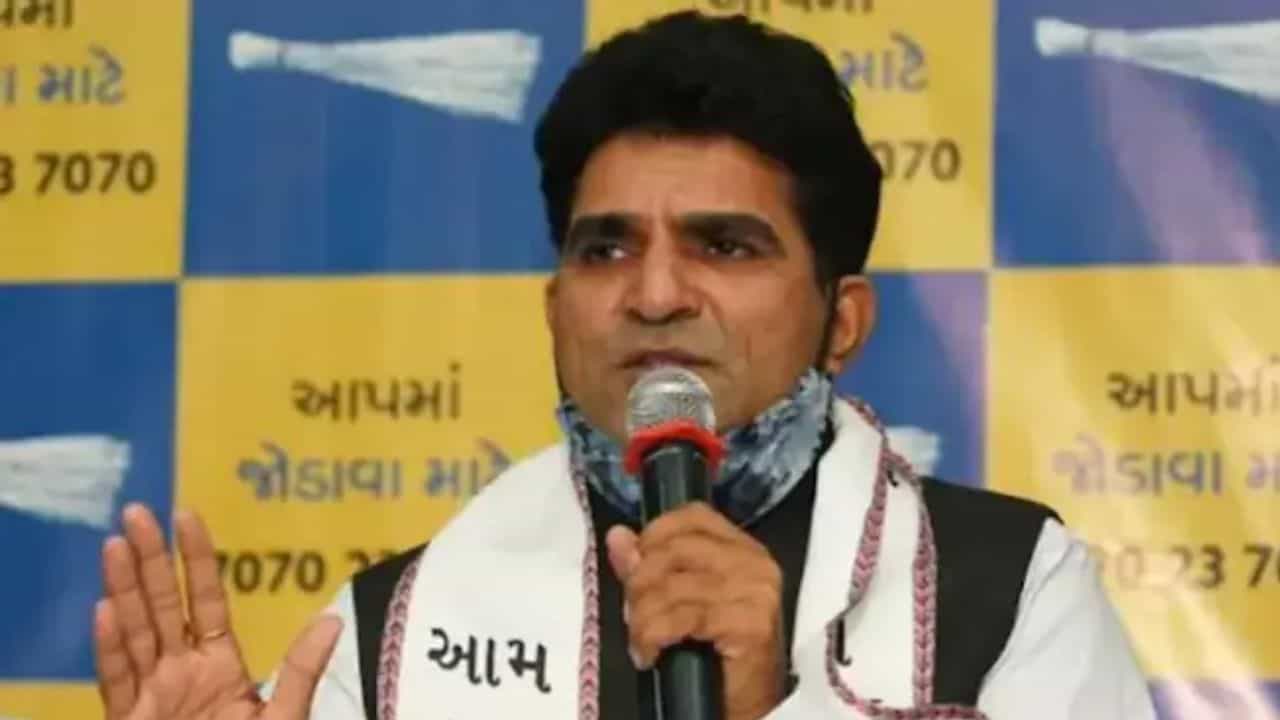 Isudan Gadhvi: ಎಎಪಿ ಸಿಎಂ ಅಭ್ಯರ್ಥಿ ಇಸುದಾನ್ ಗಢ್ವಿ ರಾಜಕಾರಣಿಯಾಗಿದ್ದರ ಹಿಂದಿದೆ ಹೀಗೊಂದು ಕಥೆ Isudan Gadhvi: ಎಎಪಿ ಸಿಎಂ ಅಭ್ಯರ್ಥಿ ಇಸುದಾನ್ ಗಢ್ವಿ ರಾಜಕಾರಣಿಯಾಗಿದ್ದರ ಹಿಂದಿದೆ ಹೀಗೊಂದು ಕಥೆ