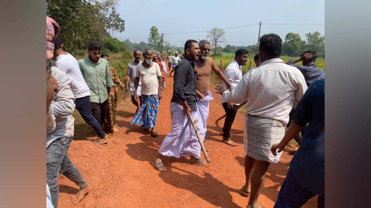 ಮಸೀದಿಯ ಪದಾಧಿಕಾರಿಗಳ ಆಯ್ಕೆ ವಿಚಾರವಾಗಿ ಎರಡು ಗುಂಪುಗಳ ನಡುವೆ ಮಾರಾಮಾರಿ ಮಸೀದಿಯ ಪದಾಧಿಕಾರಿಗಳ ಆಯ್ಕೆ ವಿಚಾರವಾಗಿ ಎರಡು ಗುಂಪುಗಳ ನಡುವೆ ಮಾರಾಮಾರಿ