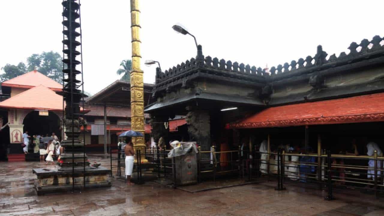 ಸಂಕ್ರಮಣ ನಂತರ ಕೊಲ್ಲೂರು ಮೂಕಾಂಬಿಕಾ ದೇವಸ್ಥಾನ ಬ್ರಹ್ಮಕಲಶೋತ್ಸವ ನಡೆಸಲು ನಿರ್ಧಾರ: ದೇವಸ್ಥಾನ ವ್ಯವಸ್ಥಾಪನಾ ಸಮಿತಿ ಸಂಕ್ರಮಣ ನಂತರ ಕೊಲ್ಲೂರು ಮೂಕಾಂಬಿಕಾ ದೇವಸ್ಥಾನ ಬ್ರಹ್ಮಕಲಶೋತ್ಸವ ನಡೆಸಲು ನಿರ್ಧಾರ: ದೇವಸ್ಥಾನ ವ್ಯವಸ್ಥಾಪನಾ ಸಮಿತಿ