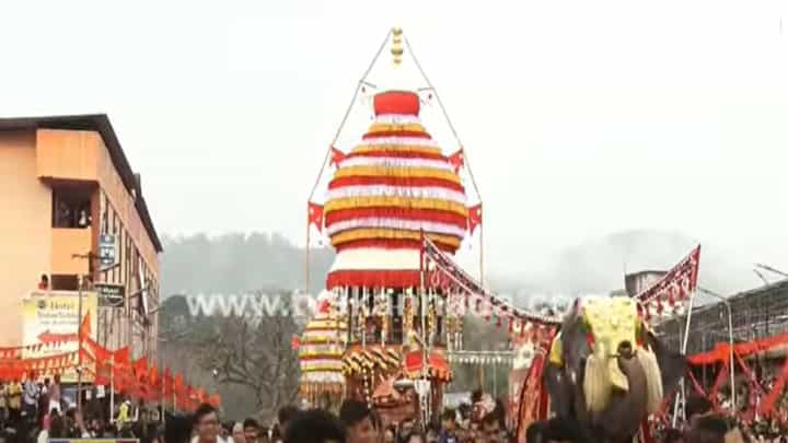 Kukke Subramanya: ಇಂದು ಕುಕ್ಕೆ ಸುಬ್ರಹ್ಮಣ್ಯ ಬ್ರಹ್ಮ ರಥೋತ್ಸವ, ಇಲ್ಲಿದೆ ಲೈವ್ ವಿಡಿಯೊ Kukke Subramanya: ಇಂದು ಕುಕ್ಕೆ ಸುಬ್ರಹ್ಮಣ್ಯ ಬ್ರಹ್ಮ ರಥೋತ್ಸವ, ಇಲ್ಲಿದೆ ಲೈವ್ ವಿಡಿಯೊ