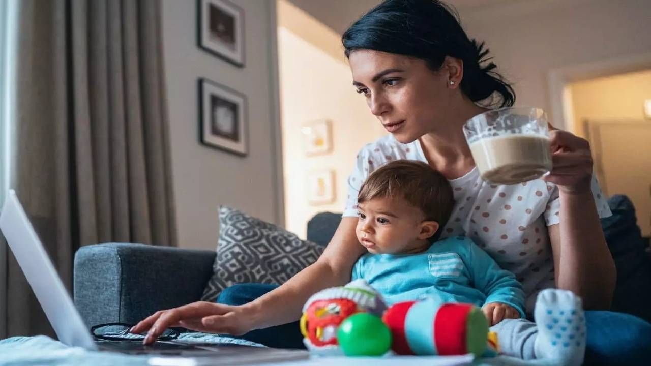 Motherhood:ಹೊಸ ತಾಯ್ತನದ ಅನುಭವವನ್ನು ನಿಮ್ಮ ಕೆಲಸದ ಒತ್ತಡದ ಜೊತೆಗೆ ನಿಭಾಯಿಸಲು ಸಾಧ್ಯವಾಗುತ್ತಿಲ್ಲವೇ? ಹಾಗಿದ್ದರೆ ಇದನ್ನು ಓದಿ Motherhood:ಹೊಸ ತಾಯ್ತನದ ಅನುಭವವನ್ನು ನಿಮ್ಮ ಕೆಲಸದ ಒತ್ತಡದ ಜೊತೆಗೆ ನಿಭಾಯಿಸಲು ಸಾಧ್ಯವಾಗುತ್ತಿಲ್ಲವೇ? ಹಾಗಿದ್ದರೆ ಇದನ್ನು ಓದಿ