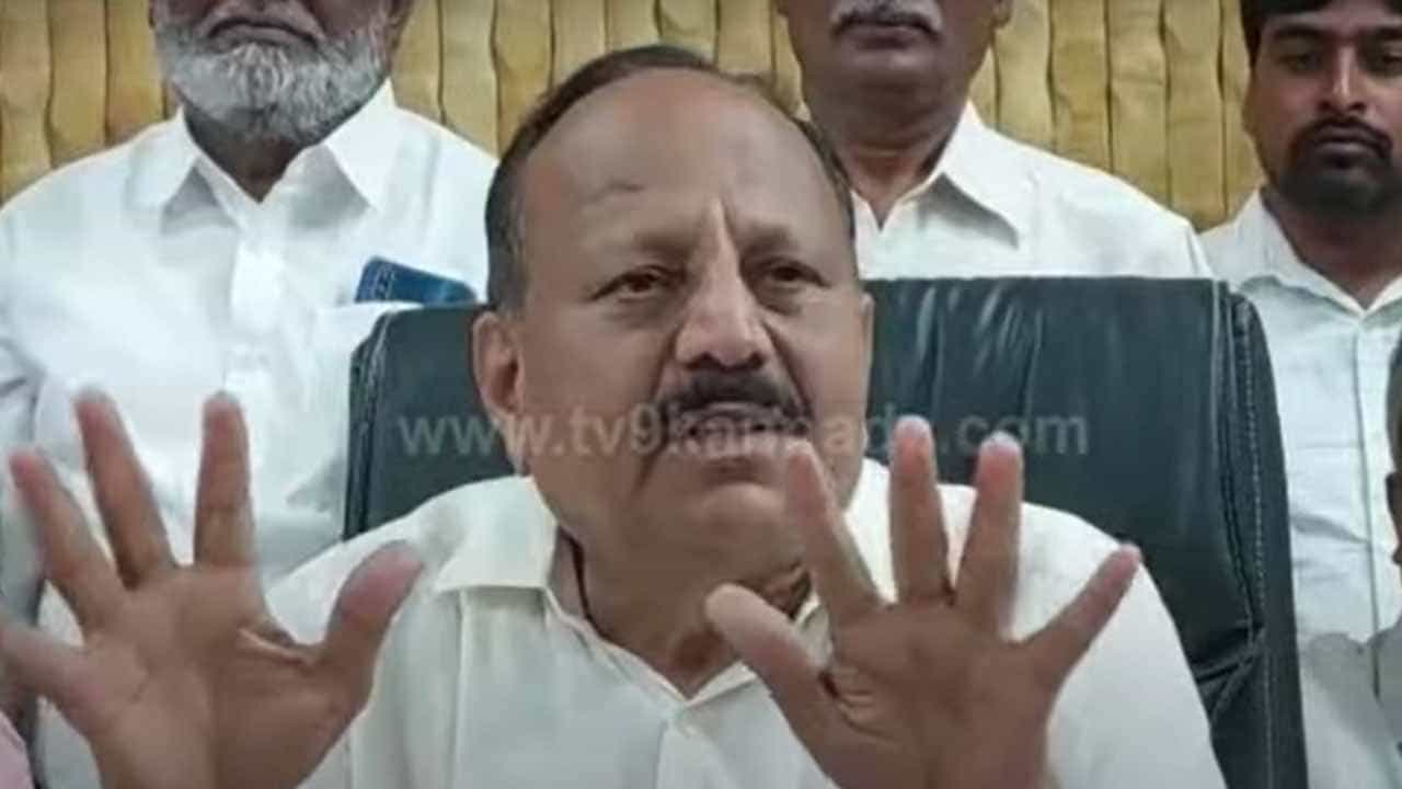 ನಿರ್ಧಾರ ಬದಲಿಸಿದ ಮಧುಗಿರಿ ಜೆಡಿ(ಎಸ್) ಶಾಸಕ ಎಮ್ ವಿ ವೀರಭದ್ರಯ್ಯ, ಪುನಃ ಸ್ಪರ್ಧೆಗೆ ಅಣಿ! ನಿರ್ಧಾರ ಬದಲಿಸಿದ ಮಧುಗಿರಿ ಜೆಡಿ(ಎಸ್) ಶಾಸಕ ಎಮ್ ವಿ ವೀರಭದ್ರಯ್ಯ, ಪುನಃ ಸ್ಪರ್ಧೆಗೆ ಅಣಿ!