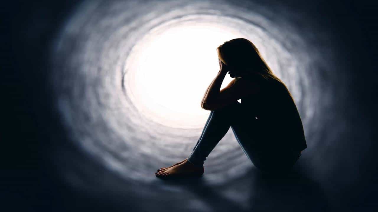 Mental Health: ಆತಂಕ ಮತ್ತು ಖಿನ್ನತೆಯಂತಹ ಮಾನಸಿಕ ಆರೋಗ್ಯ ಅಸ್ವಸ್ಥತೆಗಳು ನಿಮ್ಮ ಪ್ರಾಣಕ್ಕೆ ಕಂಟಕವಾಗಬಹುದು ಎಚ್ಚರ Mental Health: ಆತಂಕ ಮತ್ತು ಖಿನ್ನತೆಯಂತಹ ಮಾನಸಿಕ ಆರೋಗ್ಯ ಅಸ್ವಸ್ಥತೆಗಳು ನಿಮ್ಮ ಪ್ರಾಣಕ್ಕೆ ಕಂಟಕವಾಗಬಹುದು ಎಚ್ಚರ