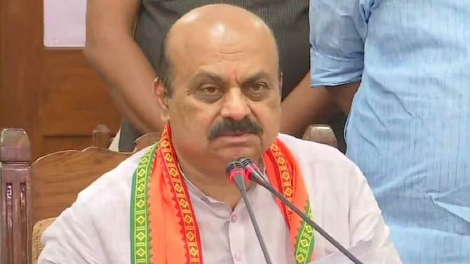 ಕೆಂಪೇಗೌಡರ ಪ್ರತಿಮೆ ಅನಾವರಣಕ್ಕೆ ದೇವೇಗೌಡರನ್ನ ಆಹ್ವಾನಿಸದ ವಿಚಾರ: 26 ಗಣ್ಯರಿಗೆ ಸಿಎಂ ಬೊಮ್ಮಾಯಿ ಬರೆದಿರುವ ಪತ್ರಗಳು ಬಿಡುಗಡೆ ಕೆಂಪೇಗೌಡರ ಪ್ರತಿಮೆ ಅನಾವರಣಕ್ಕೆ ದೇವೇಗೌಡರನ್ನ ಆಹ್ವಾನಿಸದ ವಿಚಾರ: 26 ಗಣ್ಯರಿಗೆ ಸಿಎಂ ಬೊಮ್ಮಾಯಿ ಬರೆದಿರುವ ಪತ್ರಗಳು ಬಿಡುಗಡೆ