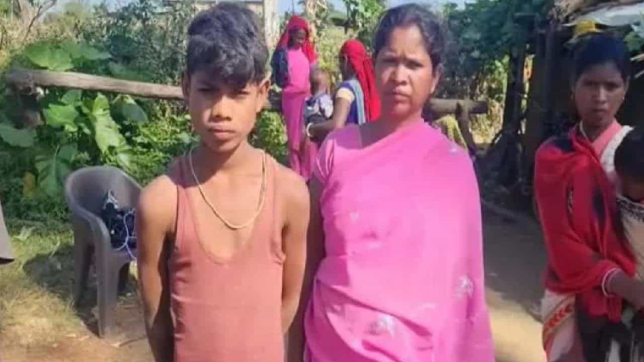 Shocking News: ತನಗೆ ಕಚ್ಚಿದ ಹಾವನ್ನು ಕಚ್ಚಿ ಕೊಂದ 8 ವರ್ಷದ ಬಾಲಕ; ಅಚ್ಚರಿಯಾದರೂ ಸತ್ಯ! Shocking News: ತನಗೆ ಕಚ್ಚಿದ ಹಾವನ್ನು ಕಚ್ಚಿ ಕೊಂದ 8 ವರ್ಷದ ಬಾಲಕ; ಅಚ್ಚರಿಯಾದರೂ ಸತ್ಯ!