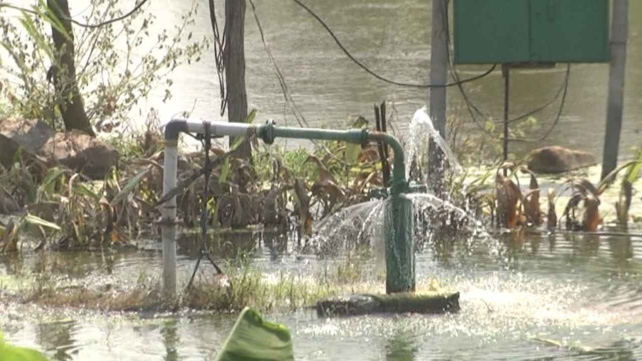 ಅಂತರ್ಜಲ ಹೆಚ್ಚಳದಿಂದ ಕೆಂದೂರು ಗ್ರಾಮದ ರೈತರು ಕಂಗಾಲು ಅಂತರ್ಜಲ ಹೆಚ್ಚಳದಿಂದ ಕೆಂದೂರು ಗ್ರಾಮದ ರೈತರು ಕಂಗಾಲು