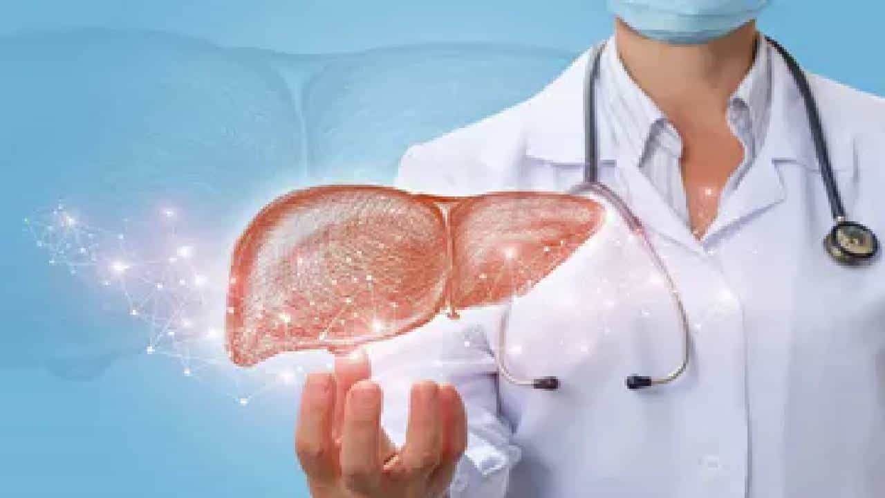 Liver Cancer: ಲಿವರ್ ಕ್ಯಾನ್ಸರ್ನ ಈ ಆರಂಭಿಕ ಲಕ್ಷಣಗಳ ಬಗ್ಗೆ ಎಚ್ಚರಿಕೆಯಿರಲಿ Liver Cancer: ಲಿವರ್ ಕ್ಯಾನ್ಸರ್ನ ಈ ಆರಂಭಿಕ ಲಕ್ಷಣಗಳ ಬಗ್ಗೆ ಎಚ್ಚರಿಕೆಯಿರಲಿ