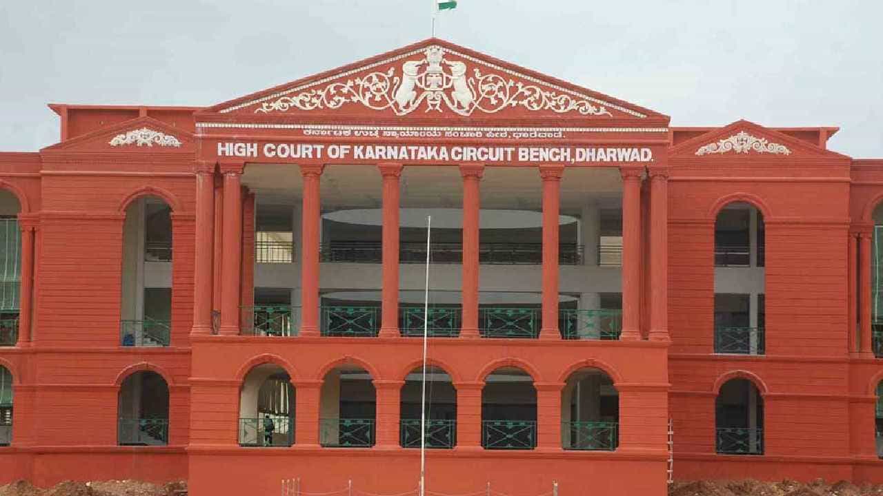 ಧಾರವಾಡ: ದೂರಾಗಿದ್ದ ದಂಪತಿಗಳನ್ನು ಮತ್ತೆ ಒಂದು ಮಾಡಿದ ಜಿಲ್ಲಾ ನ್ಯಾಯಾಲಯ ಧಾರವಾಡ: ದೂರಾಗಿದ್ದ ದಂಪತಿಗಳನ್ನು ಮತ್ತೆ ಒಂದು ಮಾಡಿದ ಜಿಲ್ಲಾ ನ್ಯಾಯಾಲಯ