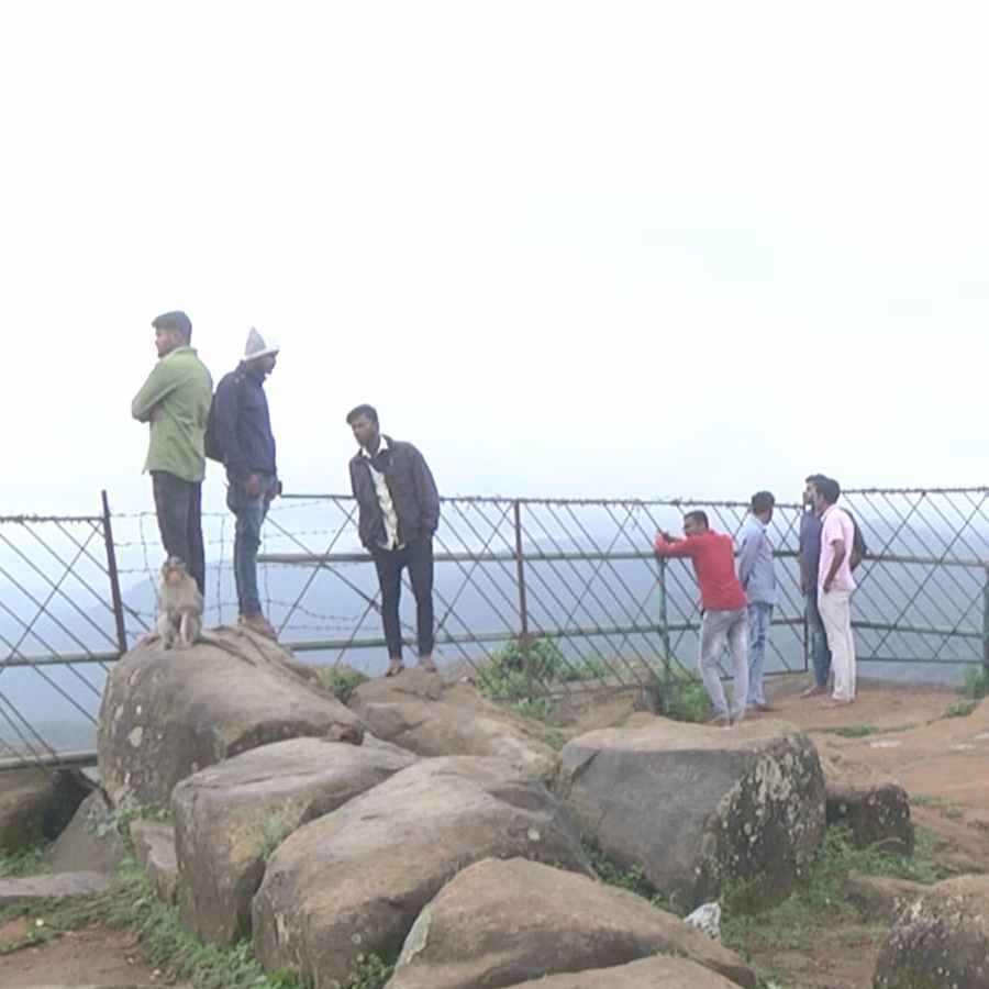 Chamarajanagar rains Clouds at Biligiri Ranganabetta heaven of earth chamarajanagara news in kannada
