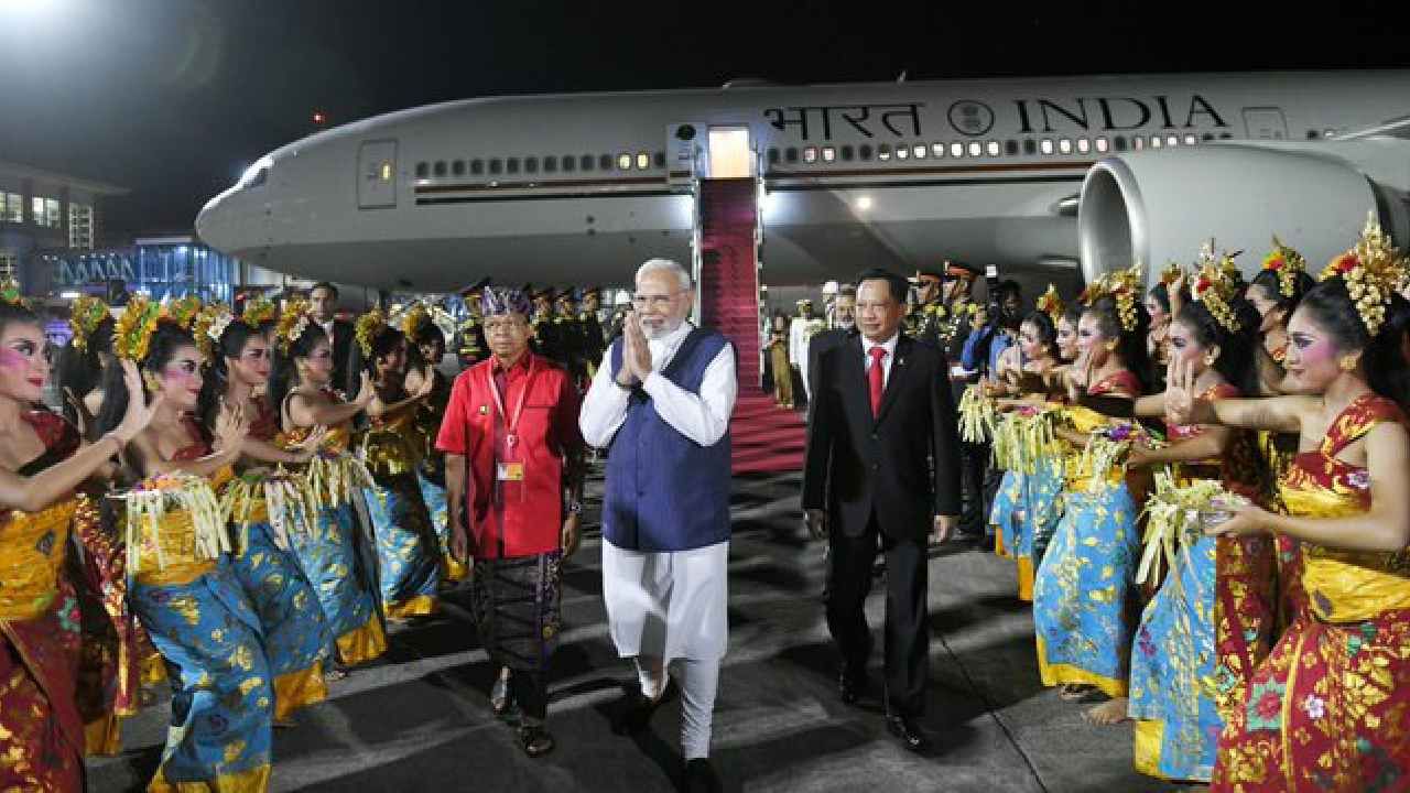 PM Modi at G20 Summit: ಇಂದಿನಿಂದ 17ನೇ ಜಿ20 ಶೃಂಗಸಭೆ ಆರಂಭ, ಪ್ರಮುಖ ನಾಯಕರೊಂದಿಗೆ ಪ್ರಧಾನಿ ಮೋದಿ ಚರ್ಚೆ PM Modi at G20 Summit: ಇಂದಿನಿಂದ 17ನೇ ಜಿ20 ಶೃಂಗಸಭೆ ಆರಂಭ, ಪ್ರಮುಖ ನಾಯಕರೊಂದಿಗೆ ಪ್ರಧಾನಿ ಮೋದಿ ಚರ್ಚೆ