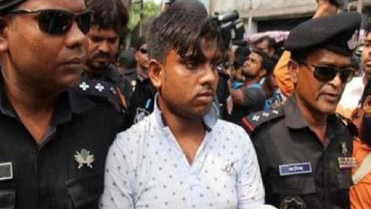 Bangla Murder: ಬಾಂಗ್ಲಾದಲ್ಲೂ ಶ್ರದ್ಧಾ ವಾಕರ್ ಮಾದರಿಯ ಮತ್ತೊಂದು ಕೊಲೆ, ಶ್ರದ್ಧಾ ಕೊಲೆ ಆರೋಪಿ ಕೂಡ ಬಾಂಗ್ಲಾದವನೇ Bangla Murder: ಬಾಂಗ್ಲಾದಲ್ಲೂ ಶ್ರದ್ಧಾ ವಾಕರ್ ಮಾದರಿಯ ಮತ್ತೊಂದು ಕೊಲೆ, ಶ್ರದ್ಧಾ ಕೊಲೆ ಆರೋಪಿ ಕೂಡ ಬಾಂಗ್ಲಾದವನೇ