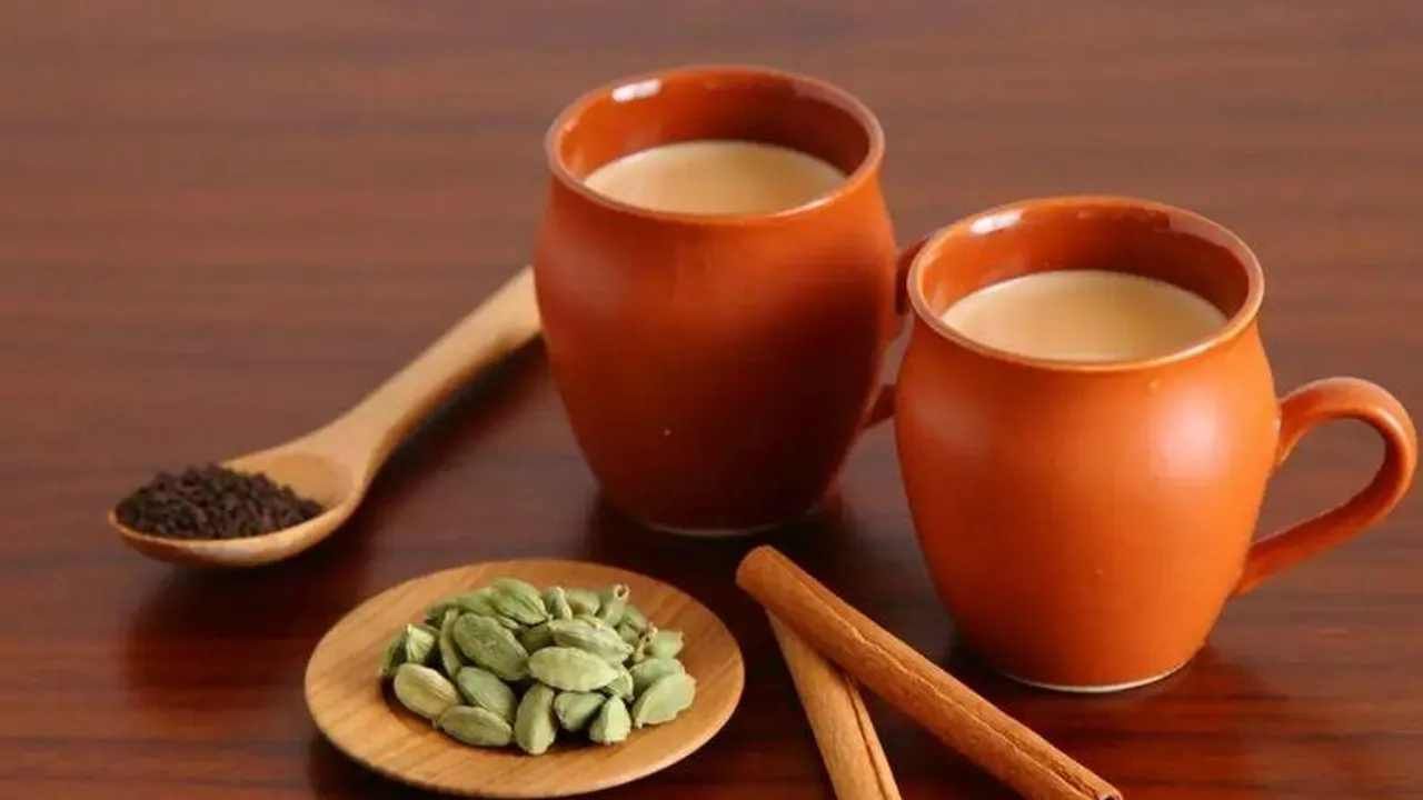 ತಣ್ಣಗಾದ ಚಹಾವನ್ನು ಮತ್ತೆ ಬಿಸಿ ಮಾಡಿ ಕುಡಿಯುವುದರಿಂದ ಆರೋಗ್ಯದ ಮೇಲಾಗುವ ದುಷ್ಪರಿಣಾಮಗಳೇನು? ತಣ್ಣಗಾದ ಚಹಾವನ್ನು ಮತ್ತೆ ಬಿಸಿ ಮಾಡಿ ಕುಡಿಯುವುದರಿಂದ ಆರೋಗ್ಯದ ಮೇಲಾಗುವ ದುಷ್ಪರಿಣಾಮಗಳೇನು?