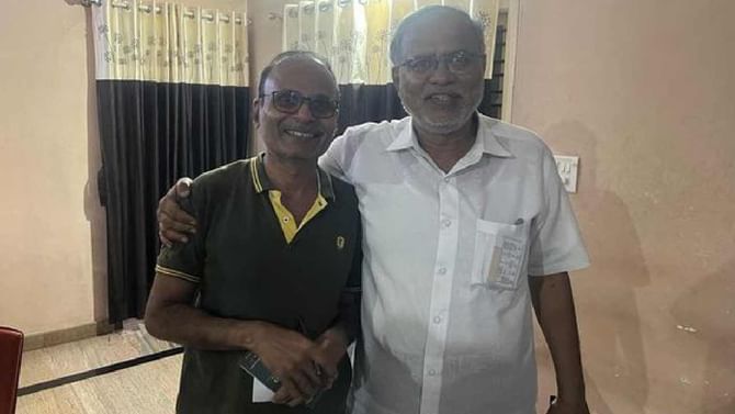 ಮನೆ ಮನೆ ಭೇಟಿ ಕಾರ್ಯಕ್ರಮದಲ್ಲಿ ಸಿಕ್ಕ ವಿಶಿಷ್ಟ ವ್ಯಕ್ತಿಯನ್ನು ಪರಿಚಯಿಸಿದ ಮಾಜಿ ಸಚಿವ ಸುರೇಶ್ ಕುಮಾರ್ ಮನೆ ಮನೆ ಭೇಟಿ ಕಾರ್ಯಕ್ರಮದಲ್ಲಿ ಸಿಕ್ಕ ವಿಶಿಷ್ಟ ವ್ಯಕ್ತಿಯನ್ನು ಪರಿಚಯಿಸಿದ ಮಾಜಿ ಸಚಿವ ಸುರೇಶ್ ಕುಮಾರ್
