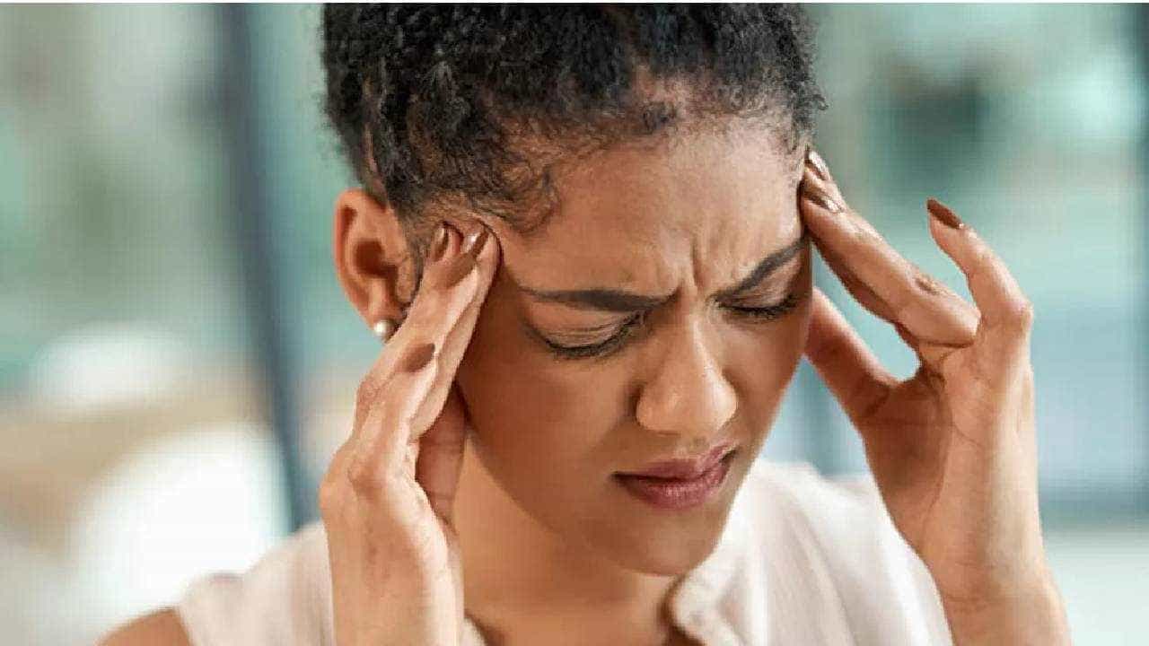 Headache: ಆಯಾಸದಿಂದ ಮಾತ್ರವಲ್ಲ, ಈ 5 ಪದಾರ್ಥಗಳನ್ನು ತಿನ್ನುವುದರಿಂದಲೂ ತಲೆನೋವು ಬರಬಹುದು Headache: ಆಯಾಸದಿಂದ ಮಾತ್ರವಲ್ಲ, ಈ 5 ಪದಾರ್ಥಗಳನ್ನು ತಿನ್ನುವುದರಿಂದಲೂ ತಲೆನೋವು ಬರಬಹುದು