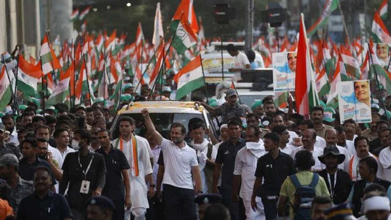 Bharat Jodo Yatra ಪಾಕ್ ಪರ ಘೋಷಣೆ ಕೂಗಿದ ಆರೋಪದ ಮೇಲೆ ಕೈ ನಾಯಕರ ವಿರುದ್ಧ ದೂರು ದಾಖಲು Bharat Jodo Yatra ಪಾಕ್ ಪರ ಘೋಷಣೆ ಕೂಗಿದ ಆರೋಪದ ಮೇಲೆ ಕೈ ನಾಯಕರ ವಿರುದ್ಧ ದೂರು ದಾಖಲು