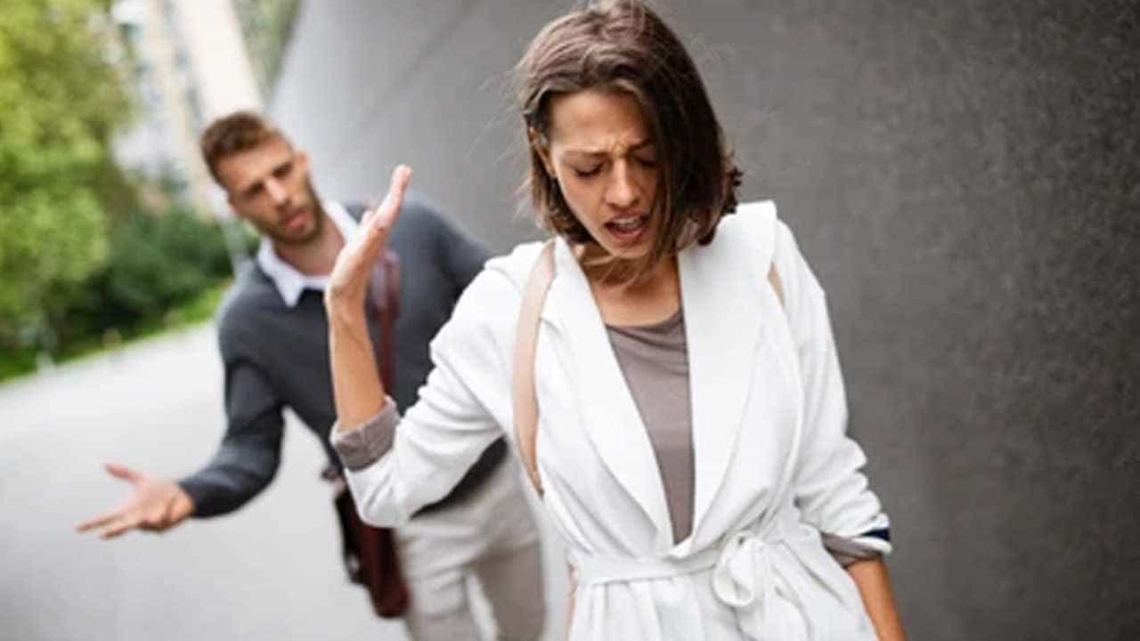 Breakup: ಬ್ರೇಕ್ಅಪ್ ಬಳಿಕ ಹುಡುಗಿಯರ ಮನಸ್ಸಿನಲ್ಲಿ ಓಡುವ ವಿಷಯಗಳೇನು? ಮುಂದಿನ ಹೆಜ್ಜೆ ಏನಿರಬಹುದು ಗೊತ್ತೇ? Breakup: ಬ್ರೇಕ್ಅಪ್ ಬಳಿಕ ಹುಡುಗಿಯರ ಮನಸ್ಸಿನಲ್ಲಿ ಓಡುವ ವಿಷಯಗಳೇನು? ಮುಂದಿನ ಹೆಜ್ಜೆ ಏನಿರಬಹುದು ಗೊತ್ತೇ?