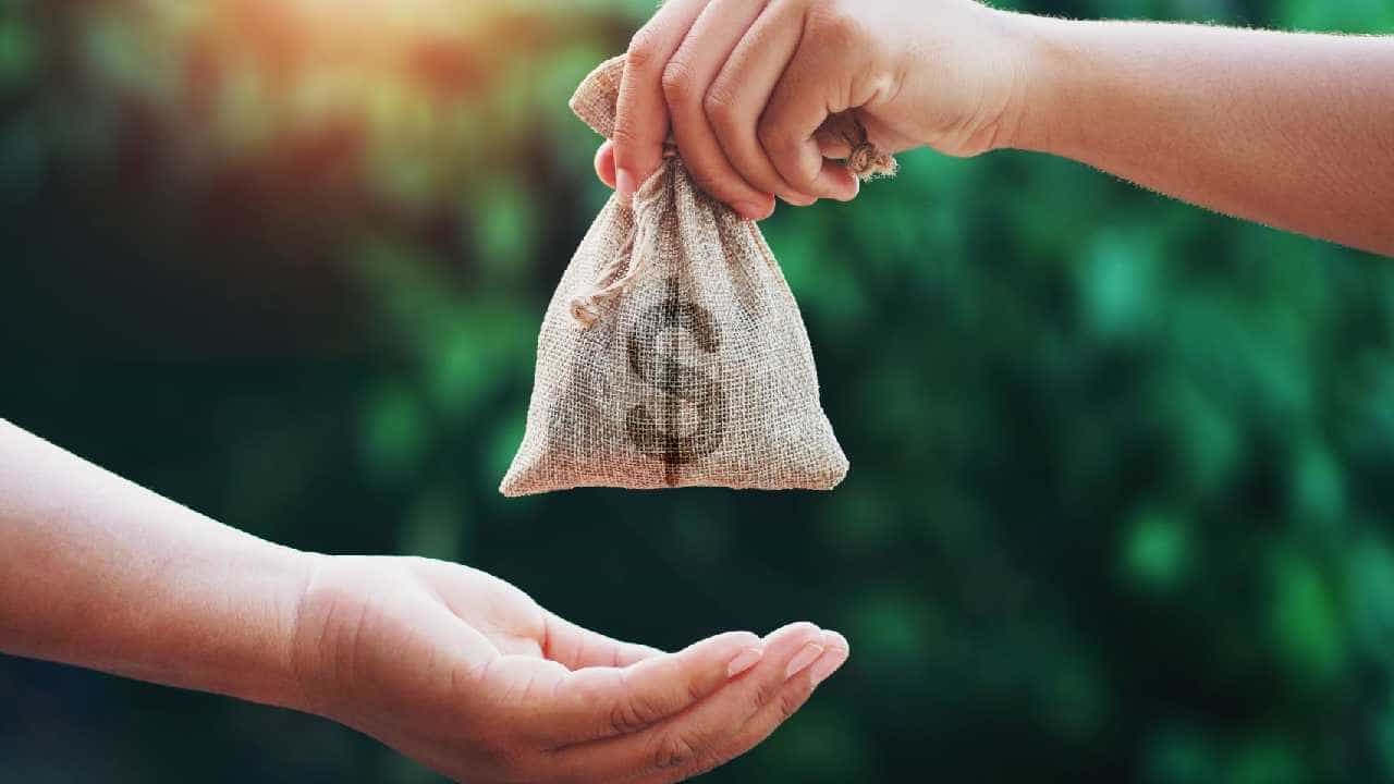 National Day of Giving 2022: ಇಂದು ರಾಷ್ಟ್ರೀಯ ದಾನ ದಿನ, ಇದರ ಇತಿಹಾಸ ಮತ್ತು ಮಹತ್ವ ಇಲ್ಲಿದೆ National Day of Giving 2022: ಇಂದು ರಾಷ್ಟ್ರೀಯ ದಾನ ದಿನ, ಇದರ ಇತಿಹಾಸ ಮತ್ತು ಮಹತ್ವ ಇಲ್ಲಿದೆ