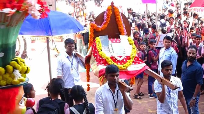ಮಂಗಳೂರಿನಲ್ಲಿ ಕನ್ನಡ ಶಾಲಾ ಮಕ್ಕಳ ಹಬ್ಬ: ಕನ್ನಡ ಶಾಲೆ ಉಳಿಸಿ ಬೆಳೆಸುವ ವಿಶೇಷ ಕಾರ್ಯಕ್ರಮದಲ್ಲಿ ಮಕ್ಕಳ ಮಸ್ತ್ ಮಜಾ