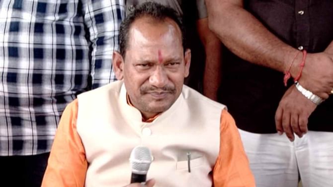 ಗೋವುಗಳ ರಕ್ಷಣೆಗೆ ಸರ್ಕಾರಿ ನೌಕರರ ಸಂಘದಿಂದ 100 ಕೋಟಿ ರೂ. ಸಹಾಯಧನ: ಸಚಿವ ಪ್ರಭು ಚೌಹಾಣ್ ಗೋವುಗಳ ರಕ್ಷಣೆಗೆ ಸರ್ಕಾರಿ ನೌಕರರ ಸಂಘದಿಂದ 100 ಕೋಟಿ ರೂ. ಸಹಾಯಧನ: ಸಚಿವ ಪ್ರಭು ಚೌಹಾಣ್