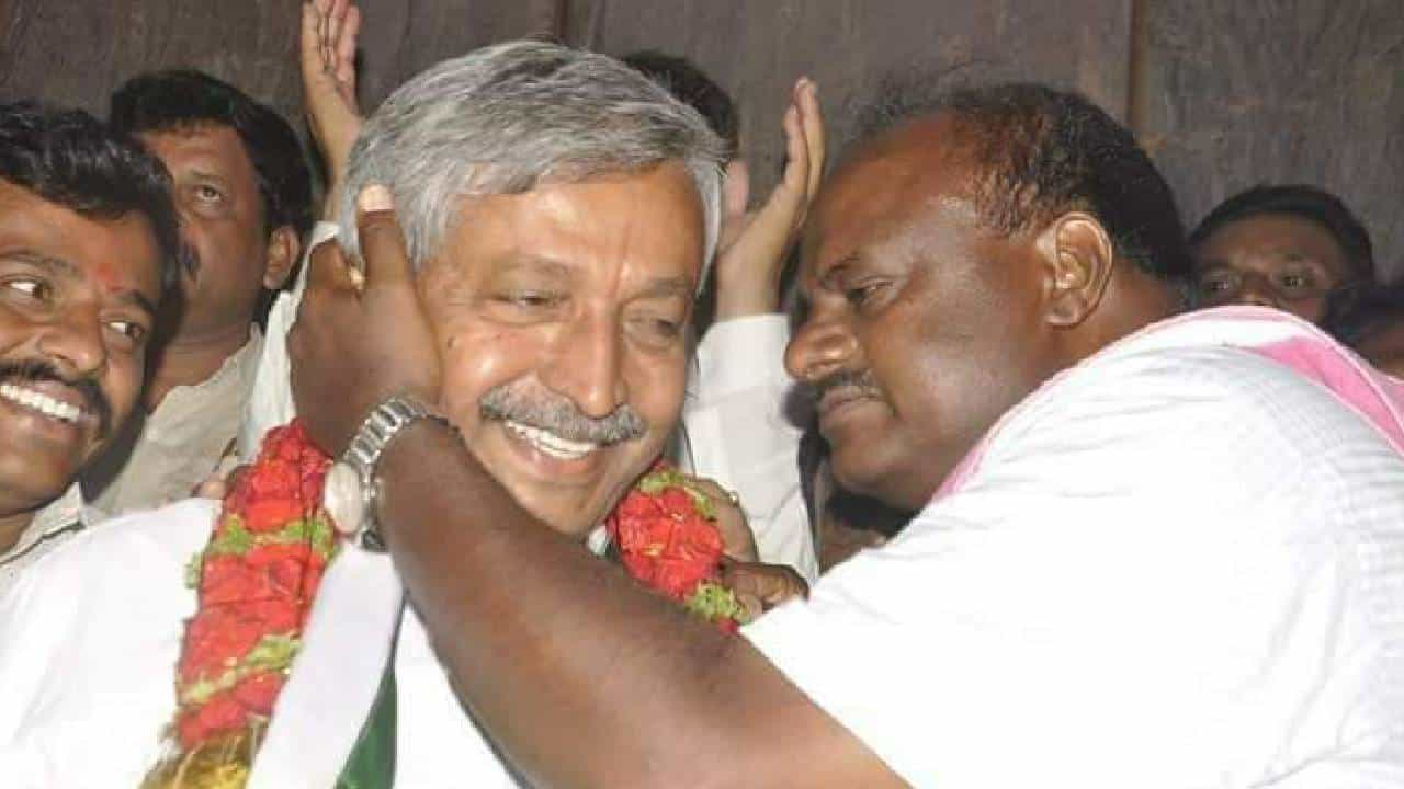 ಜೆಡಿಎಸ್ ಪಕ್ಷಕ್ಕೆ ರಾಜೀನಾಮೆ ನೀಡಿದ ಮಾಜಿ ಶಾಸಕ ಹೆಚ್.ನಿಂಗಪ್ಪ, ಕಾಂಗ್ರೆಸ್ ಸೇರುವ ಸಾಧ್ಯತೆ ಜೆಡಿಎಸ್ ಪಕ್ಷಕ್ಕೆ ರಾಜೀನಾಮೆ ನೀಡಿದ ಮಾಜಿ ಶಾಸಕ ಹೆಚ್.ನಿಂಗಪ್ಪ, ಕಾಂಗ್ರೆಸ್ ಸೇರುವ ಸಾಧ್ಯತೆ