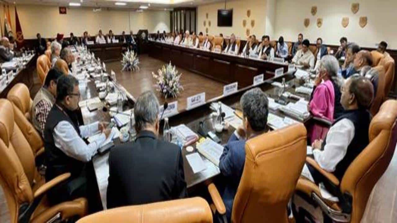 Union Budget 2023: ಬಜೆಟ್ ಸಿದ್ಧತೆ; ರಾಜ್ಯಗಳ ಹಣಕಾಸು ಸಚಿವರೊಂದಿಗೆ ನಿರ್ಮಲಾ ಸೀತಾರಾಮನ್ ಸಭೆ Union Budget 2023: ಬಜೆಟ್ ಸಿದ್ಧತೆ; ರಾಜ್ಯಗಳ ಹಣಕಾಸು ಸಚಿವರೊಂದಿಗೆ ನಿರ್ಮಲಾ ಸೀತಾರಾಮನ್ ಸಭೆ