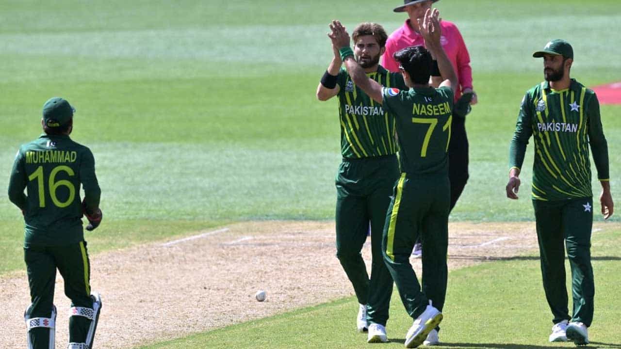 PAK vs BAN: ಸೆಮಿ ಫೈನಲ್ ರೇಸ್​ಗೆ ರೋಚಕ ಕಾದಟ: ಪಾಕಿಸ್ತಾನಕ್ಕೆ ಗೆಲ್ಲಲು 128 ರನ್​ಗಳ ಟಾರ್ಗೆಟ್ ನೀಡಿದ ಬಾಂಗ್ಲಾದೇಶ