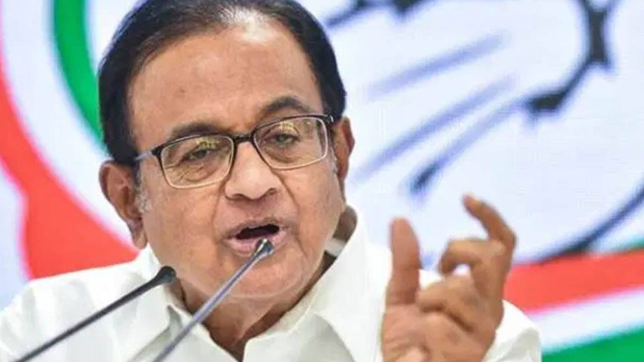 ಕ್ಷೇತ್ರ ಆಧಾರಿತ ಸಂಸದೀಯ ಪ್ರಜಾಪ್ರಭುತ್ವದ ತಳಹದಿಯನ್ನು ಮೋದಿ ಹಾಳು ಮಾಡುತ್ತಿದ್ದಾರೆ: ಚಿದಂಬರಂ ಕ್ಷೇತ್ರ ಆಧಾರಿತ ಸಂಸದೀಯ ಪ್ರಜಾಪ್ರಭುತ್ವದ ತಳಹದಿಯನ್ನು ಮೋದಿ ಹಾಳು ಮಾಡುತ್ತಿದ್ದಾರೆ: ಚಿದಂಬರಂ