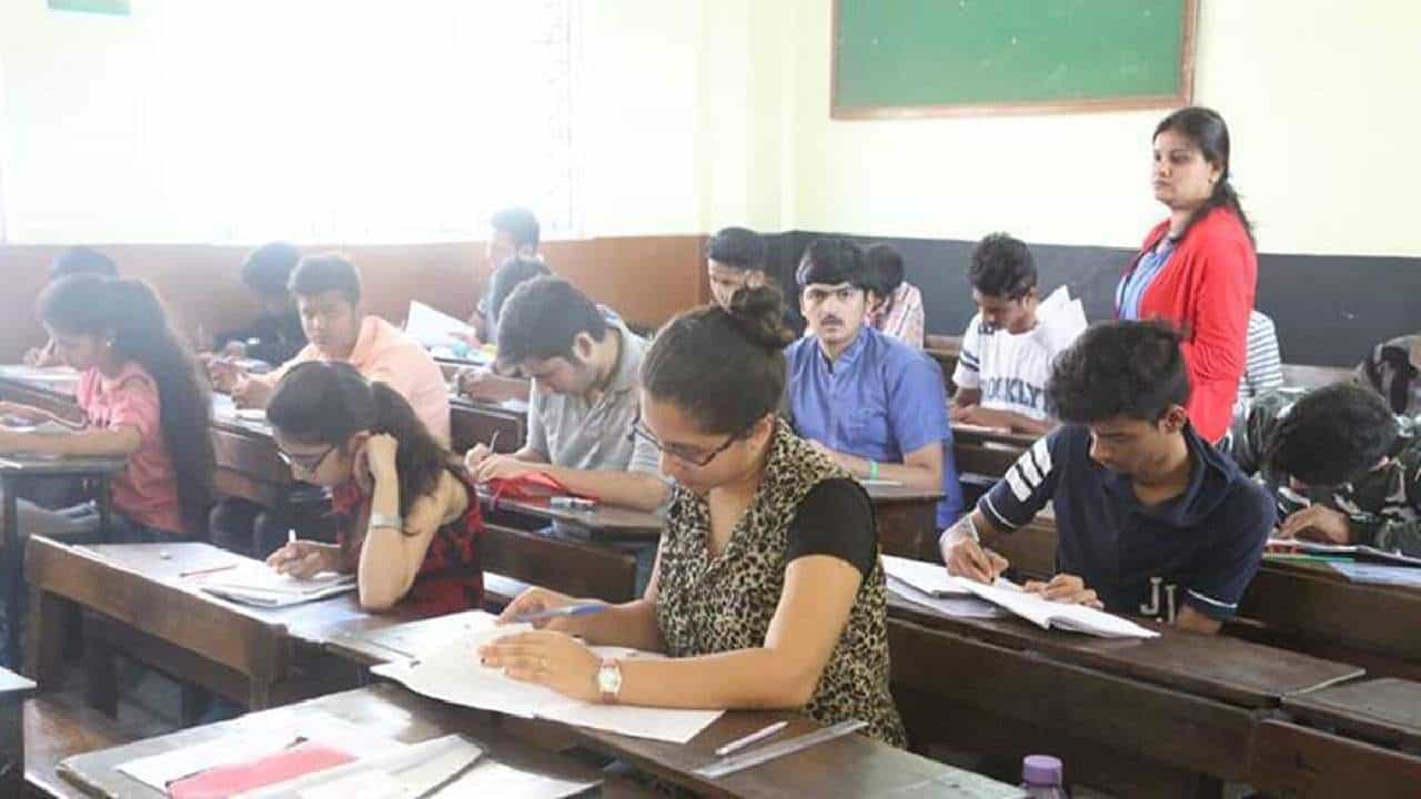 Karnataka SSLC Exam Time Table: ಎಸ್ಎಸ್ಎಲ್ಸಿ ಪರೀಕ್ಷೆಯ ಅಂತಿಮ ವೇಳಾಪಟ್ಟಿ ಪ್ರಕಟ Karnataka SSLC Exam Time Table: ಎಸ್ಎಸ್ಎಲ್ಸಿ ಪರೀಕ್ಷೆಯ ಅಂತಿಮ ವೇಳಾಪಟ್ಟಿ ಪ್ರಕಟ