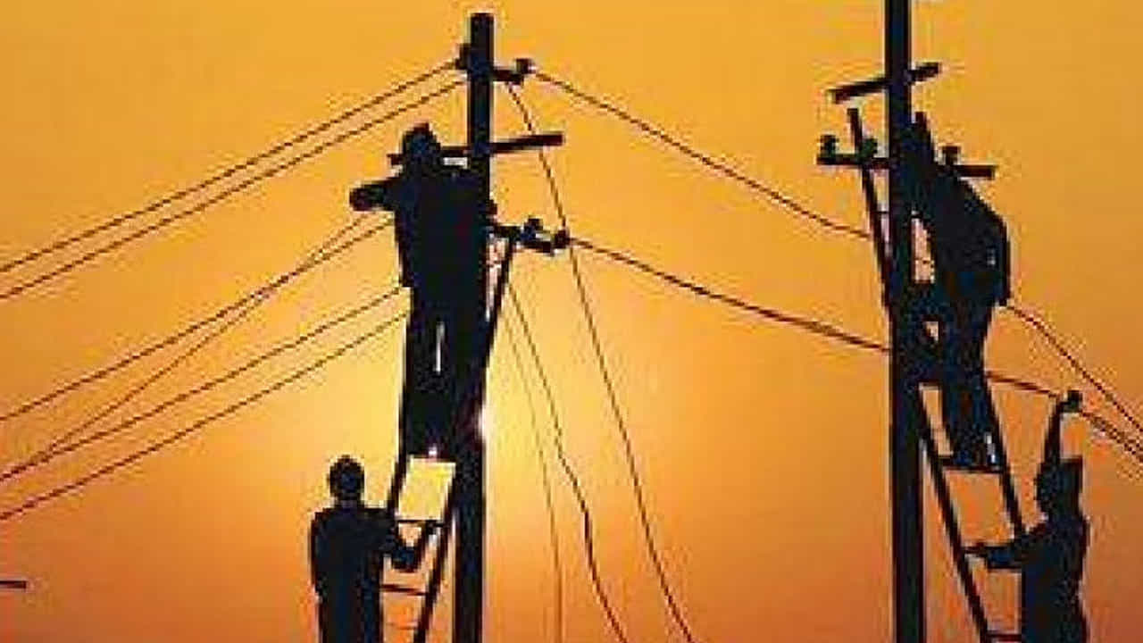 Bangalore Power Cut: ಬೆಂಗಳೂರಿನ ಈ ಏರಿಯಾಗಳಲ್ಲಿ ಇಂದು ಬೆಳಗ್ಗೆ 10ರಿಂದ ಸಂಜೆ 4ರವರೆಗೆ ಪವರ್ ಕಟ್ Bangalore Power Cut: ಬೆಂಗಳೂರಿನ ಈ ಏರಿಯಾಗಳಲ್ಲಿ ಇಂದು ಬೆಳಗ್ಗೆ 10ರಿಂದ ಸಂಜೆ 4ರವರೆಗೆ ಪವರ್ ಕಟ್