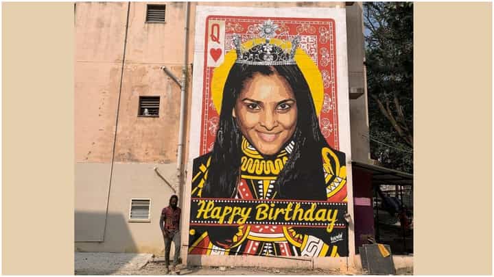 Ramya: ಕಲಾವಿದನ ಕುಂಚದಲ್ಲಿ ಅರಳಿದ ರಮ್ಯಾ ಭಾವಚಿತ್ರ; 35 ಅಡಿ ಎತ್ತರದ ಚಿತ್ರ ಬರೆದ ಬಾದಲ್ ನಂಜುಂಡಸ್ವಾಮಿ Ramya: ಕಲಾವಿದನ ಕುಂಚದಲ್ಲಿ ಅರಳಿದ ರಮ್ಯಾ ಭಾವಚಿತ್ರ; 35 ಅಡಿ ಎತ್ತರದ ಚಿತ್ರ ಬರೆದ ಬಾದಲ್ ನಂಜುಂಡಸ್ವಾಮಿ