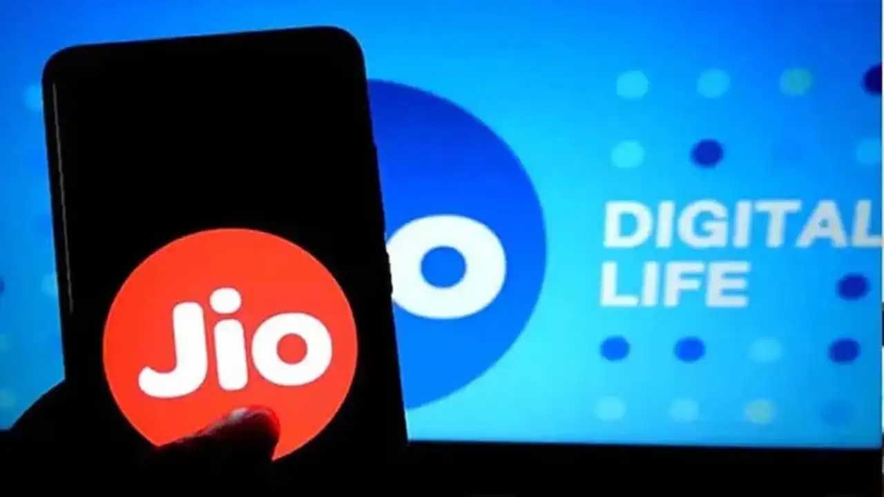 Jio Welcome Offer: ಜಿಯೋದಿಂದ ವೆಲ್ಕಮ್ ಆಫರ್ ಘೋಷಣೆ: ಉಚಿತವಾಗಿ 5ಜಿ ಕನೆಕ್ಷನ್ ಪಡೆಯಲು ಏನು ಮಾಡಬೆಕು? Jio Welcome Offer: ಜಿಯೋದಿಂದ ವೆಲ್ಕಮ್ ಆಫರ್ ಘೋಷಣೆ: ಉಚಿತವಾಗಿ 5ಜಿ ಕನೆಕ್ಷನ್ ಪಡೆಯಲು ಏನು ಮಾಡಬೆಕು?