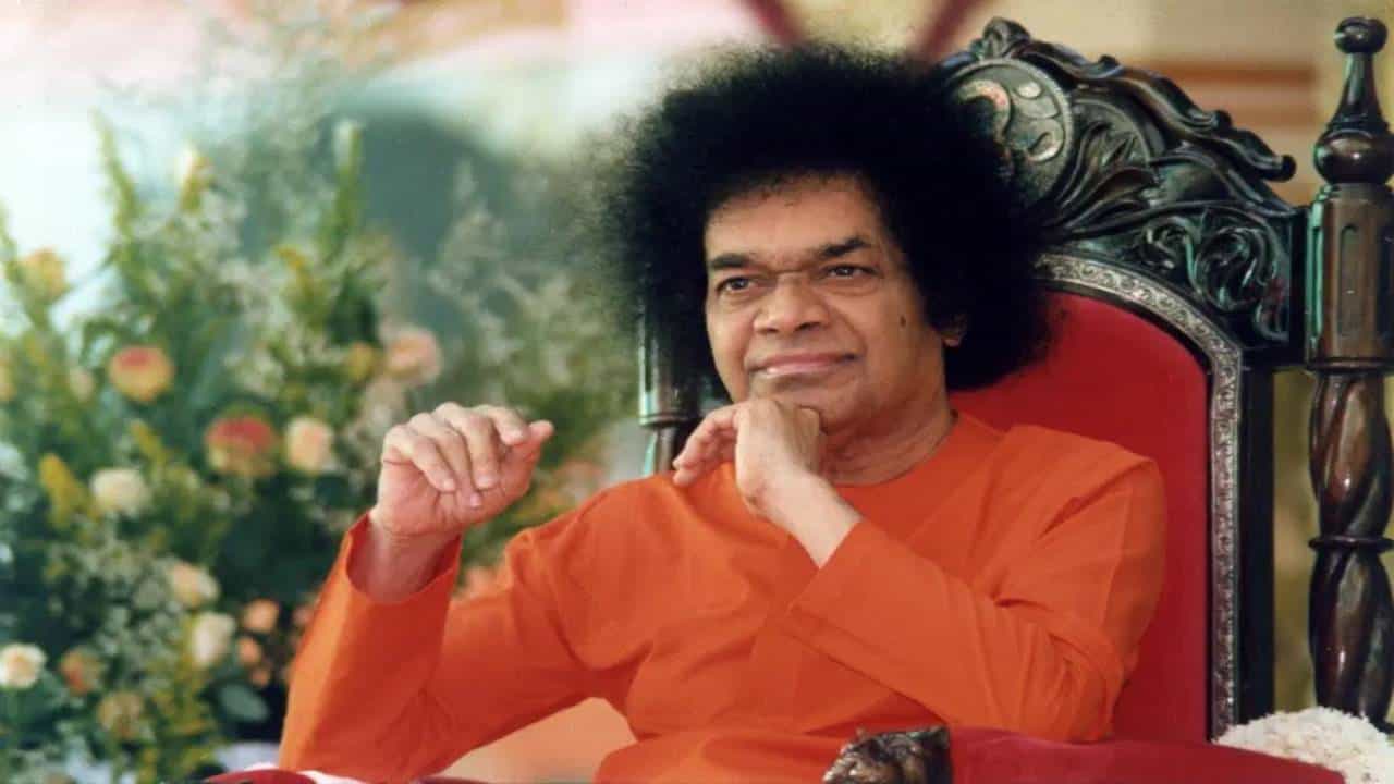 Sathya Sai Baba Birth Anniversary: ಪುಟ್ಟಪರ್ತಿ ಸತ್ಯಸಾಯಿ ಬಾಬಾ ಆಶ್ರಮದಲ್ಲಿದೆ ಇಷ್ಟಾರ್ಥ ಈಡೇರಿಸುವ ವಿಶ್ಫುಲ್ ಫಿಲ್ಲಿಂಗ್ ಟ್ರಿ Sathya Sai Baba Birth Anniversary: ಪುಟ್ಟಪರ್ತಿ ಸತ್ಯಸಾಯಿ ಬಾಬಾ ಆಶ್ರಮದಲ್ಲಿದೆ ಇಷ್ಟಾರ್ಥ ಈಡೇರಿಸುವ ವಿಶ್ಫುಲ್ ಫಿಲ್ಲಿಂಗ್ ಟ್ರಿ