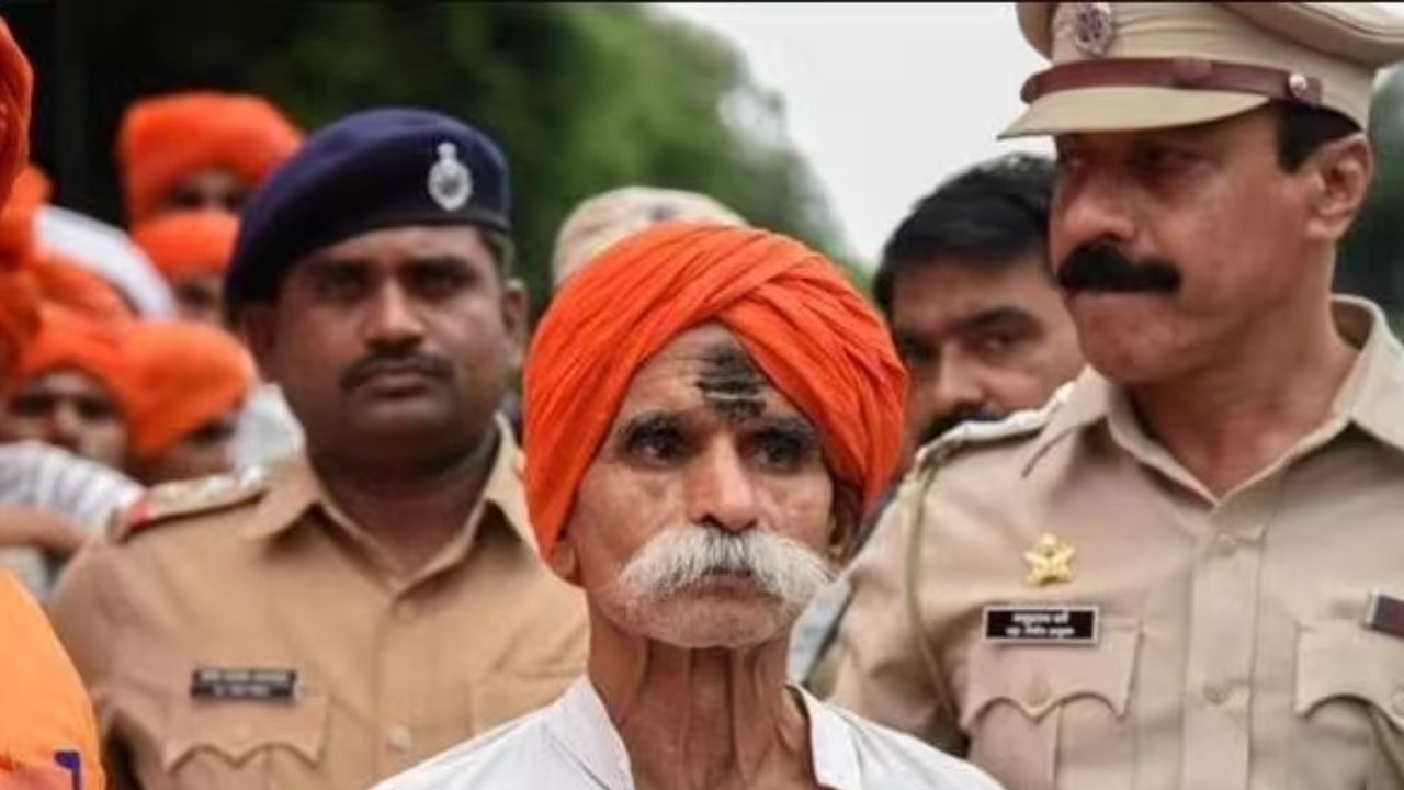 Sambhaji Bhide: ಭಾರತ ಮಾತೆ ವಿಧವೆಯಲ್ಲ, ಬಿಂದಿ ಧರಿಸದ ಪತ್ರಕರ್ತೆಯೊಂದಿಗೆ ಮಾತನಾಡಲು ನಿರಾಕರಿಸಿದ ಸಂಭಾಜಿ ಭಿಡೆ Sambhaji Bhide: ಭಾರತ ಮಾತೆ ವಿಧವೆಯಲ್ಲ, ಬಿಂದಿ ಧರಿಸದ ಪತ್ರಕರ್ತೆಯೊಂದಿಗೆ ಮಾತನಾಡಲು ನಿರಾಕರಿಸಿದ ಸಂಭಾಜಿ ಭಿಡೆ